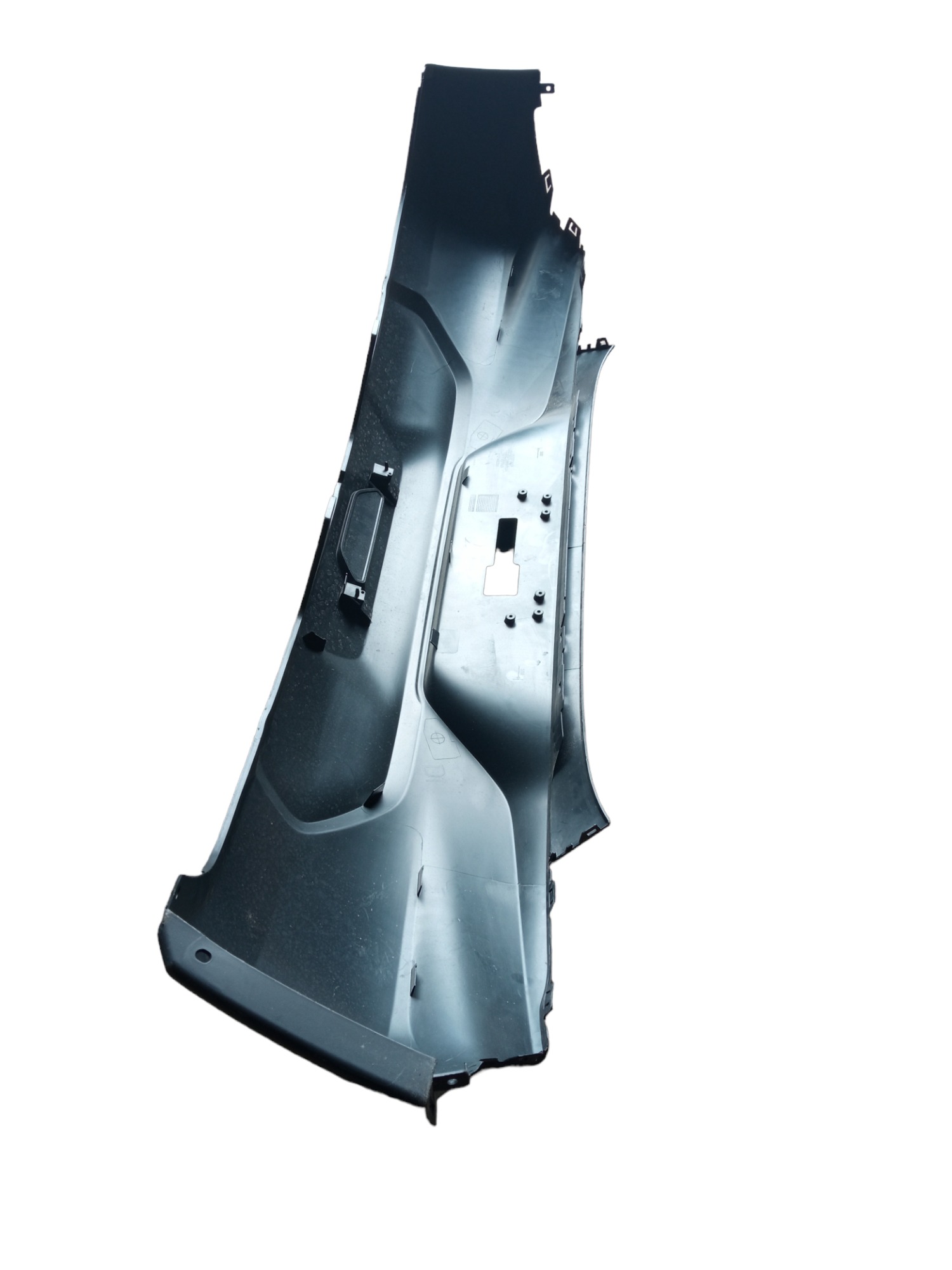 Parachoque traseiro GM Tracker 20/22 s/sensor c/detalhes 6