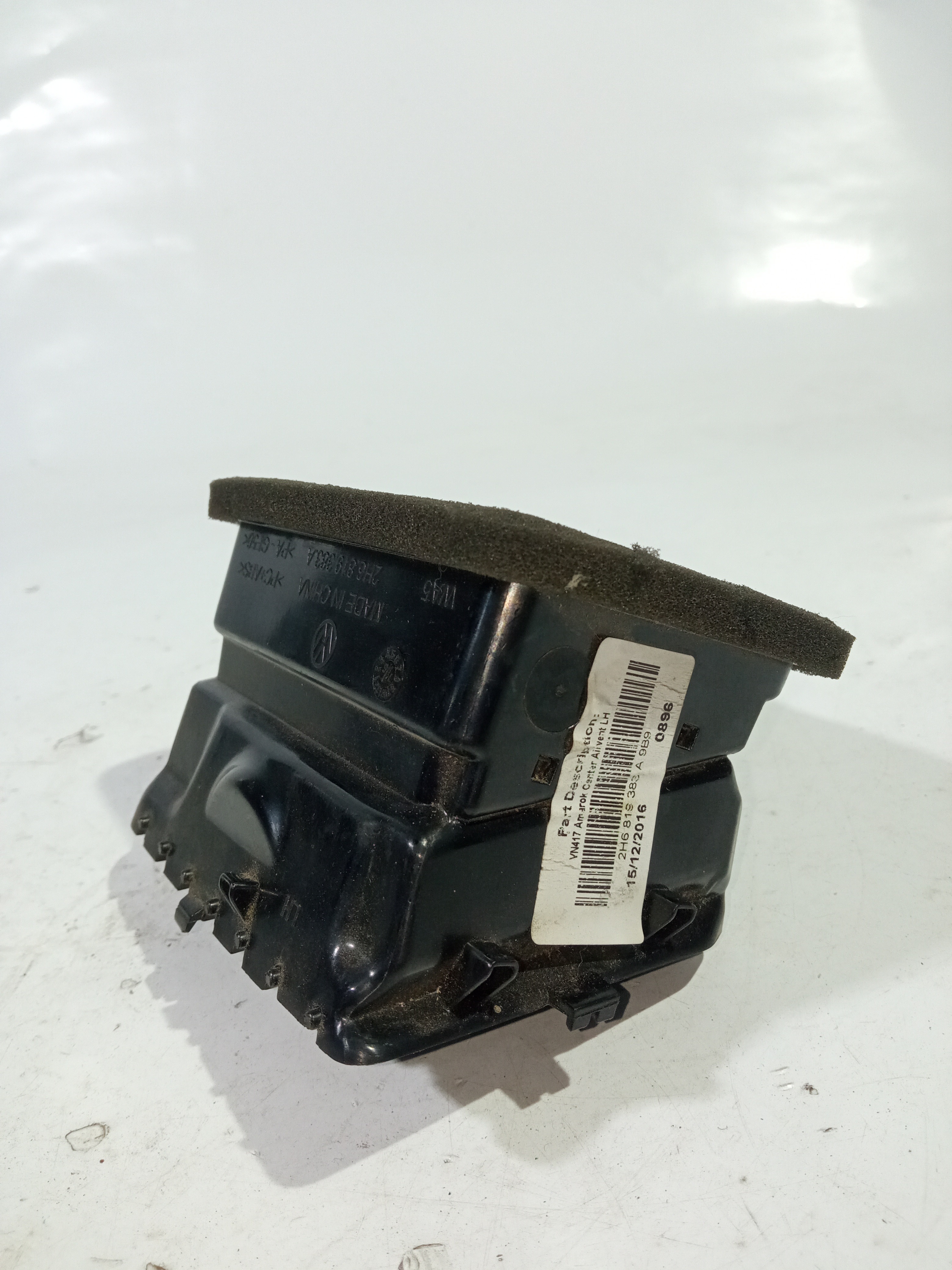 Difusor De Ar Esquerdo Central Volkswagen Amarok 2017 A 2020 4