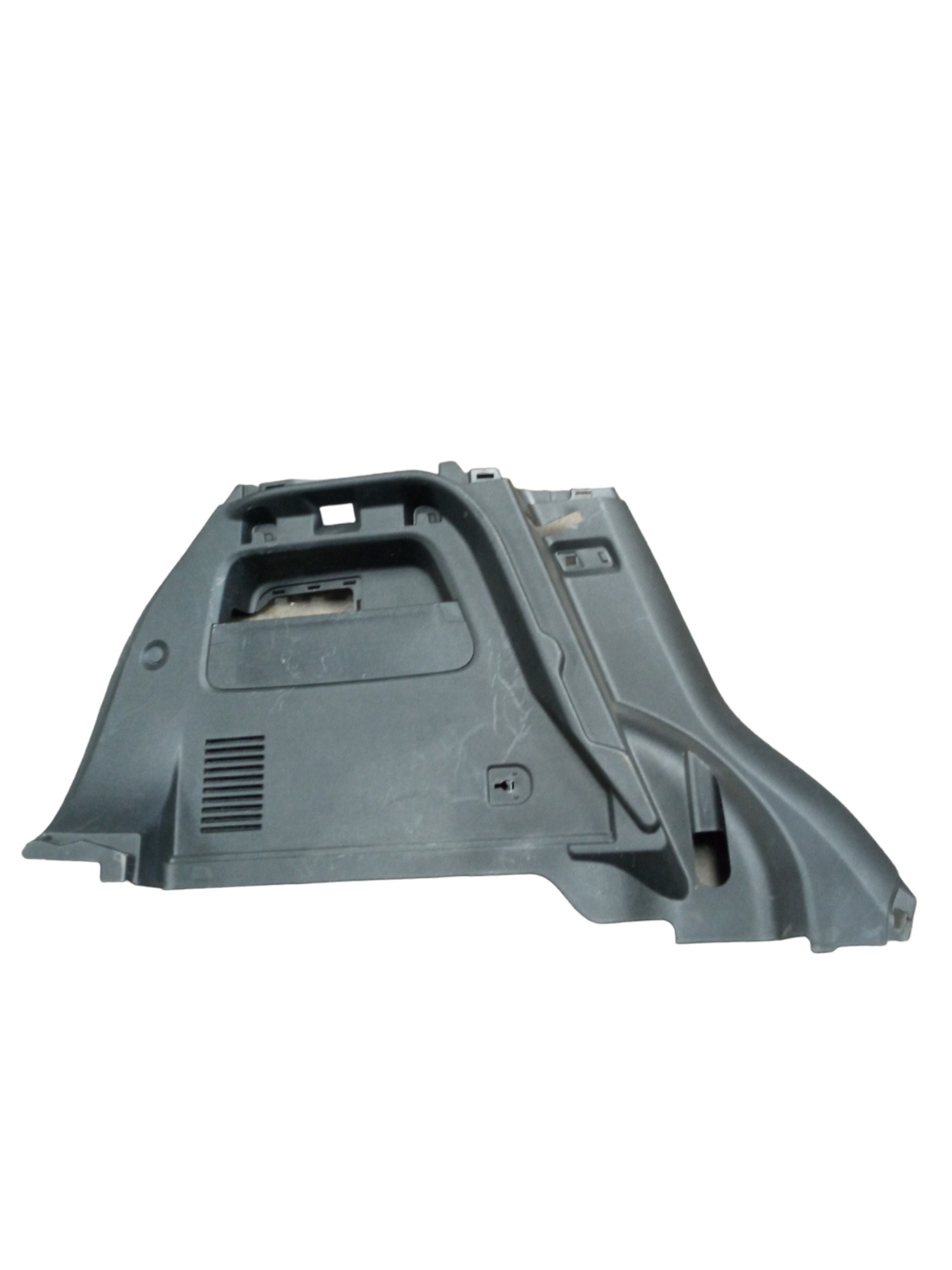 Acabamento Inferior Lateral E. Porta Malas Gm Tracker 17/20 1