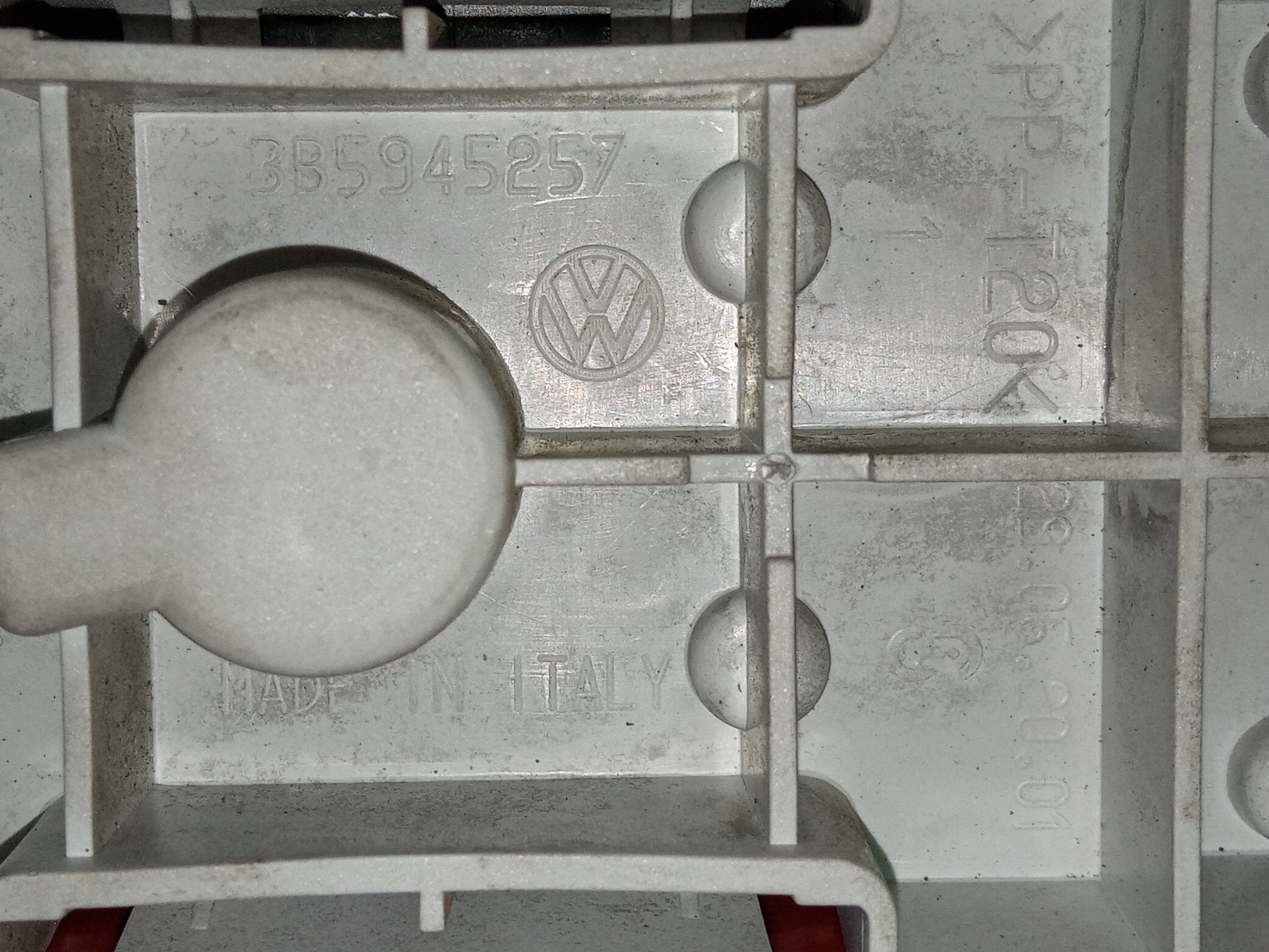Lanterna Traseira Esquerda Vw Passat Alemao 97 2000 Original Esquerdo Vermelho 3