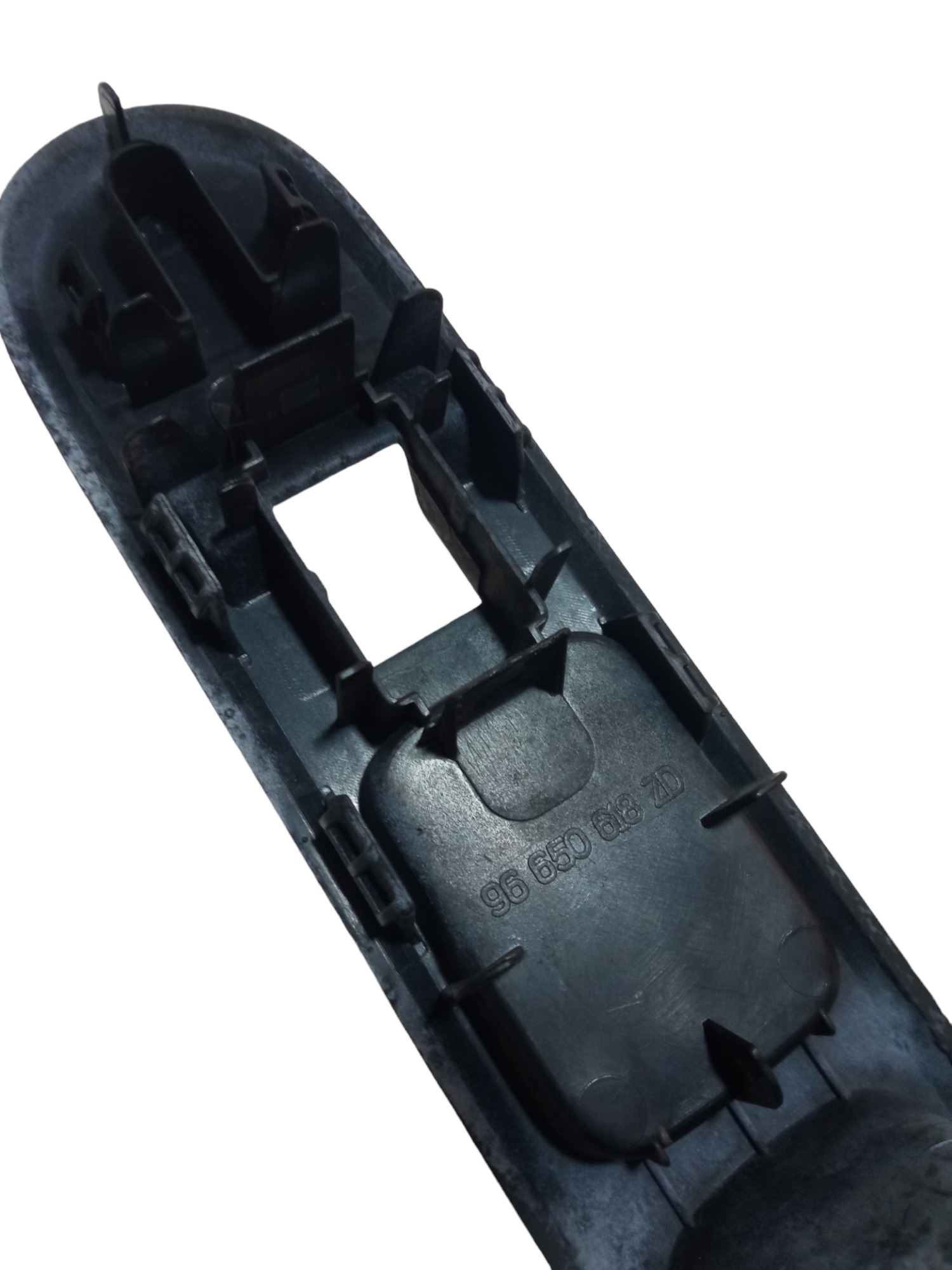 Moldura Botao Vidro Dianteiro Direito Peugeot 308 2012 2014 4