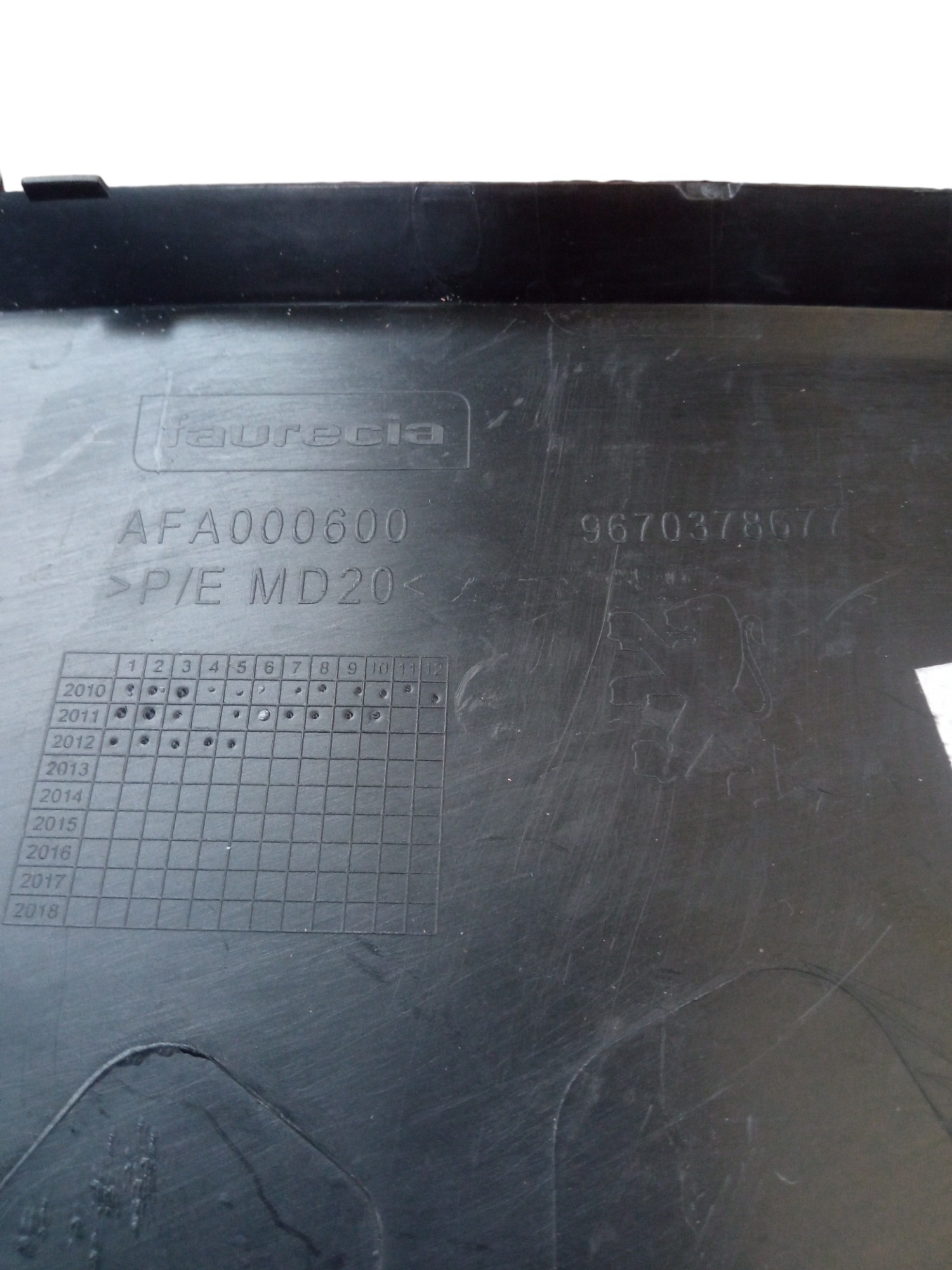 Acabamento Lateral Esquerdo Painel Peugeot 308/408 2010/2016 Preto 1 5