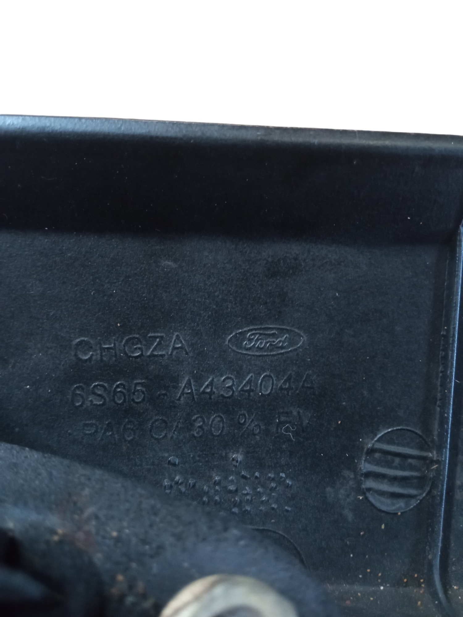 Moldura Luz Placa Ford Fiesta Sedan 2009 6s65a43404a Preto 6