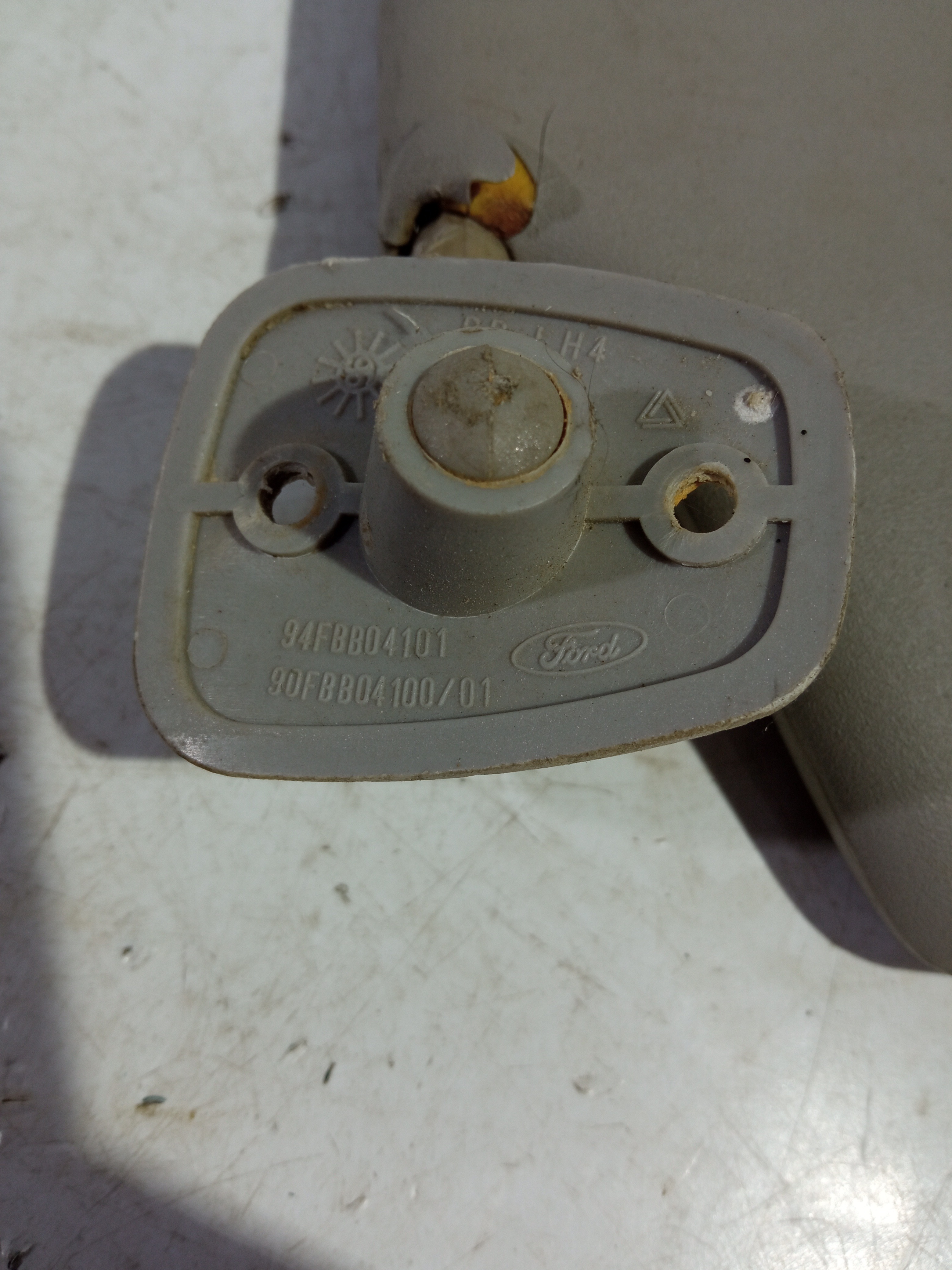 Quebra-sol Esquerdo Ford Fiesta 1997 A 2001 C Avarias Orig. 8