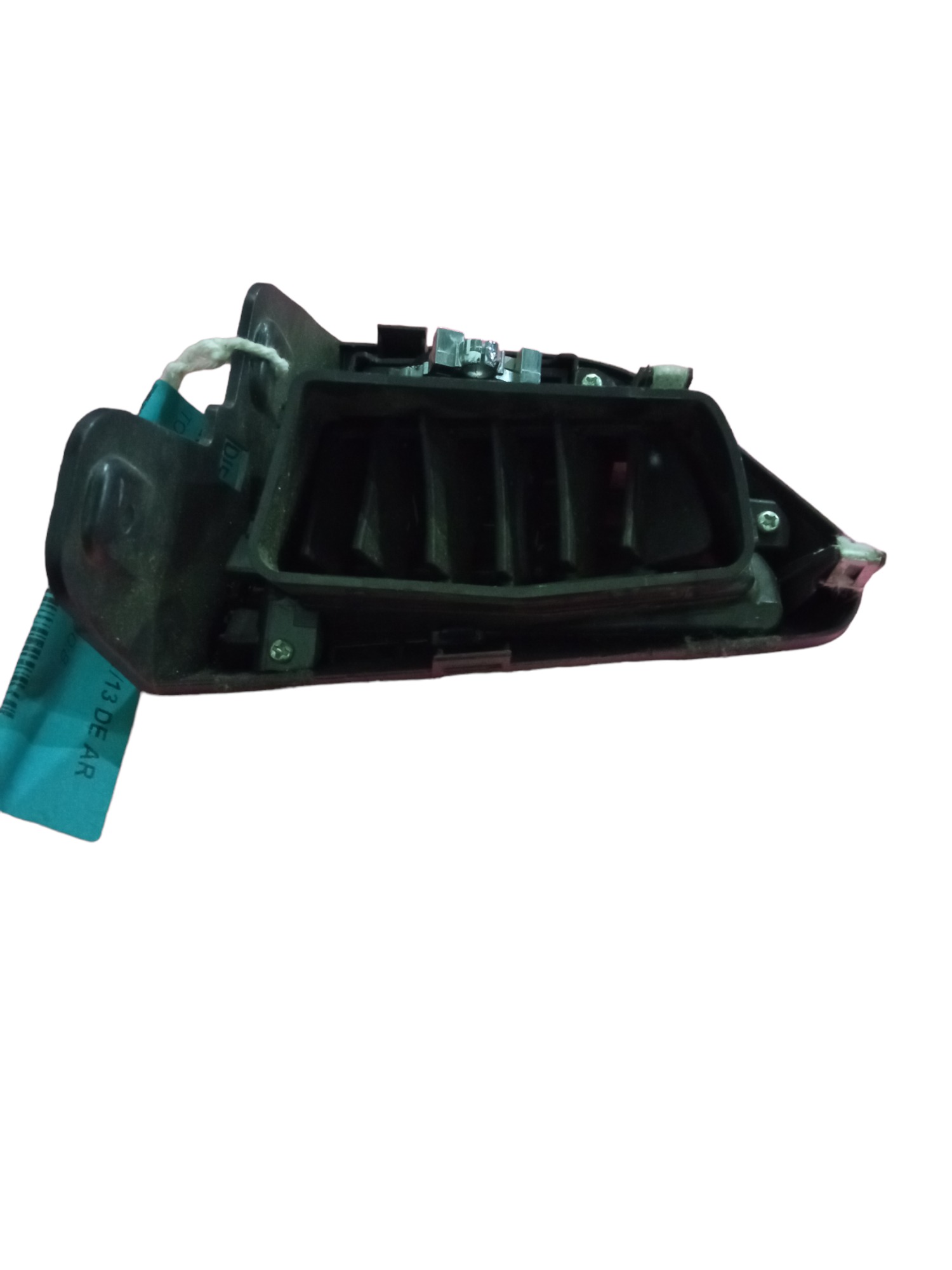 Difusor De Ar Esquerdo Hyundai Veloster 11/13 M.v 3