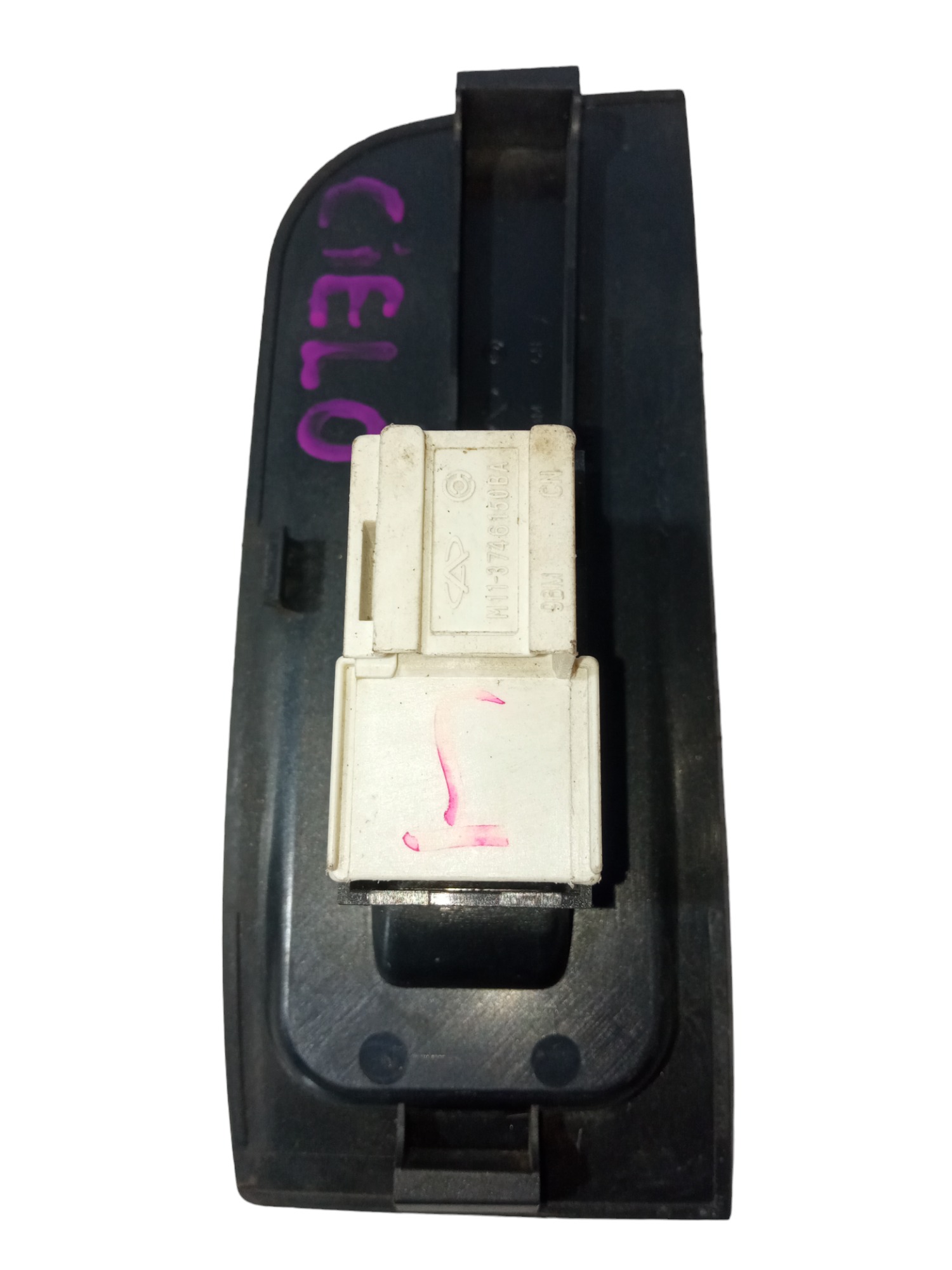 Moldura Botao Vidro Dianteiro Direito Chery Cielo 2012 2016 4