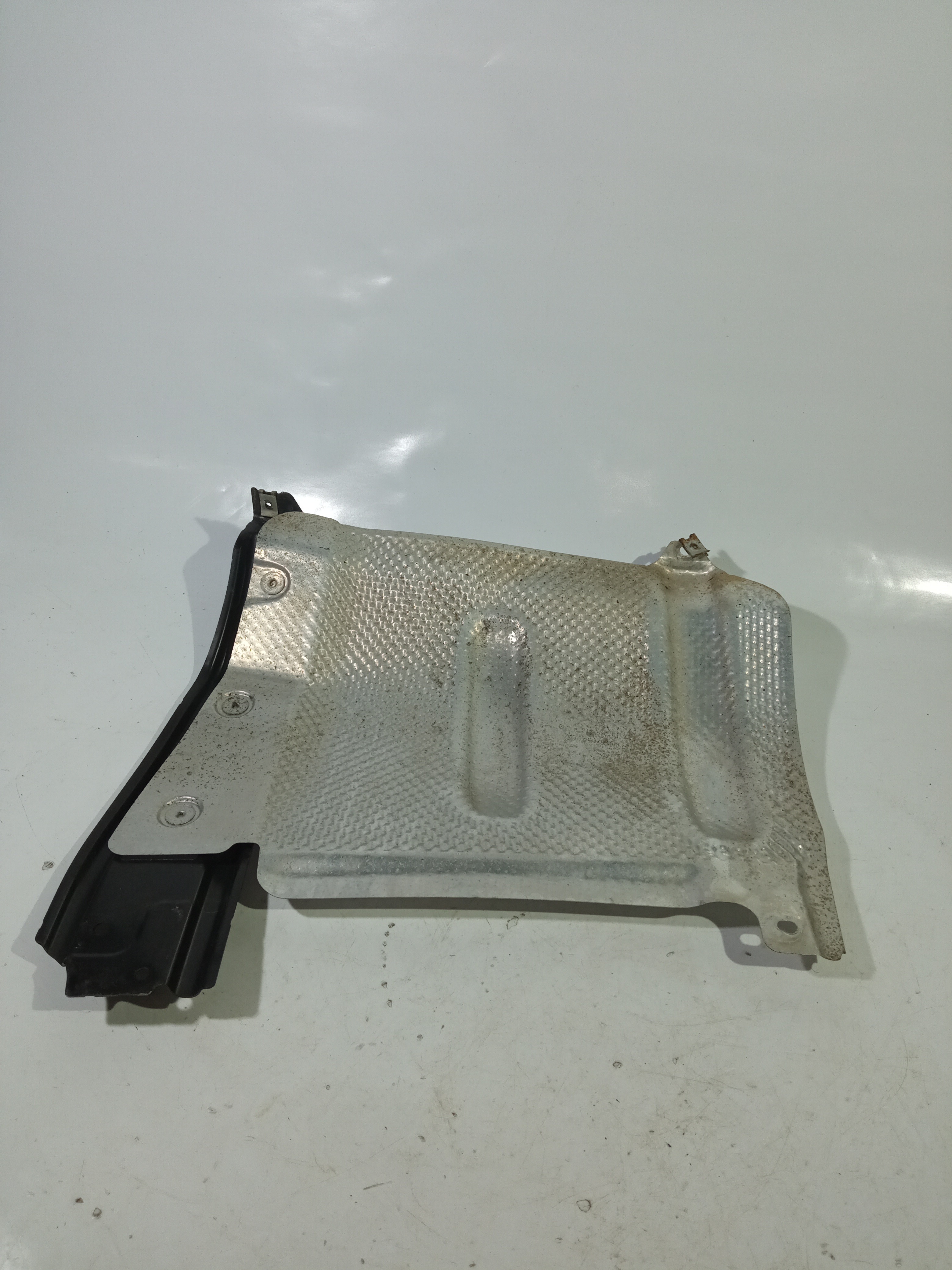 Defletor Calor Traseiro Esquerdo Mercedes E350 2009 3