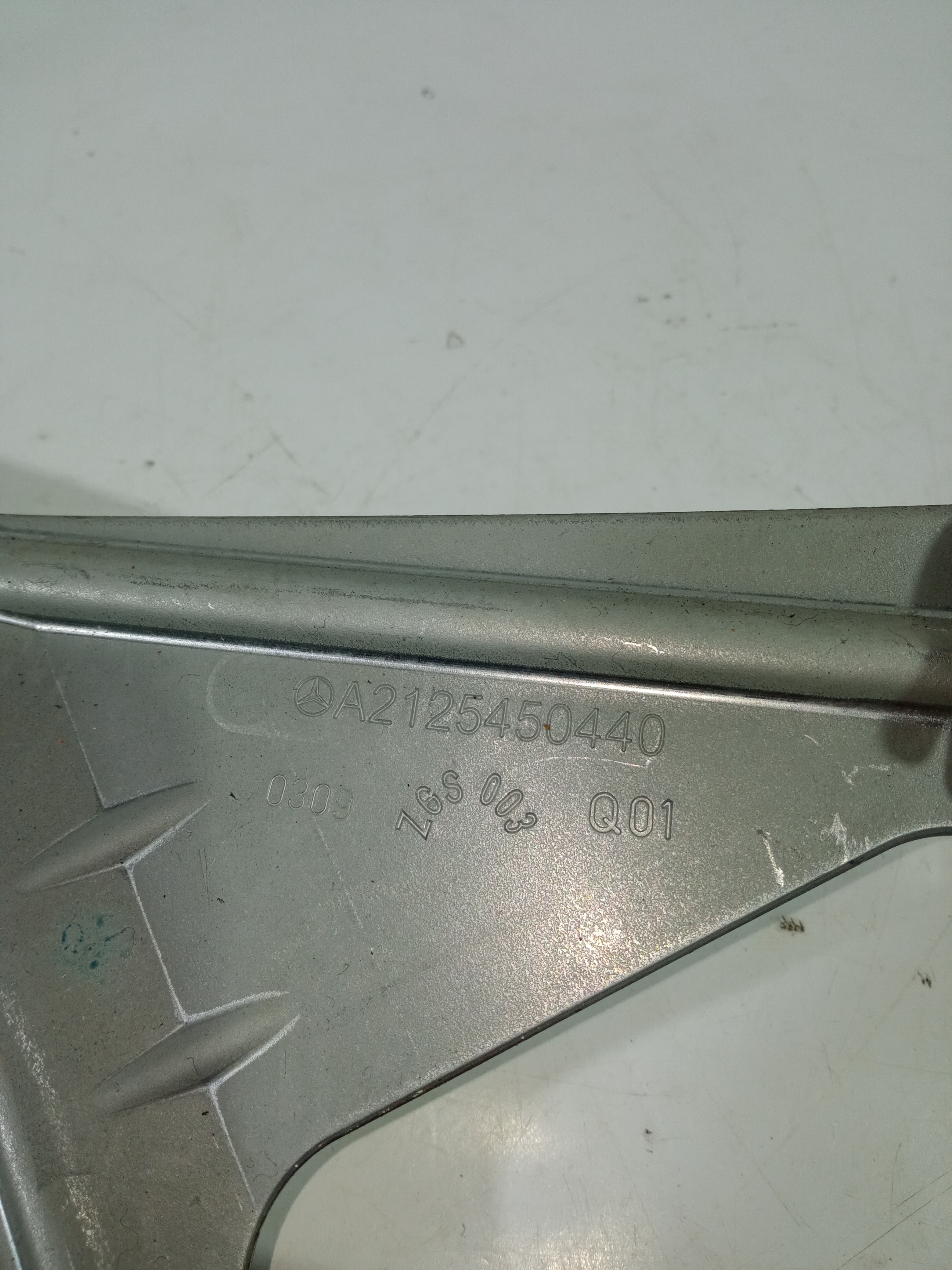 Suporte Módulo Amplificador De Som Orig. Mercedes E350 2009 Prata 5