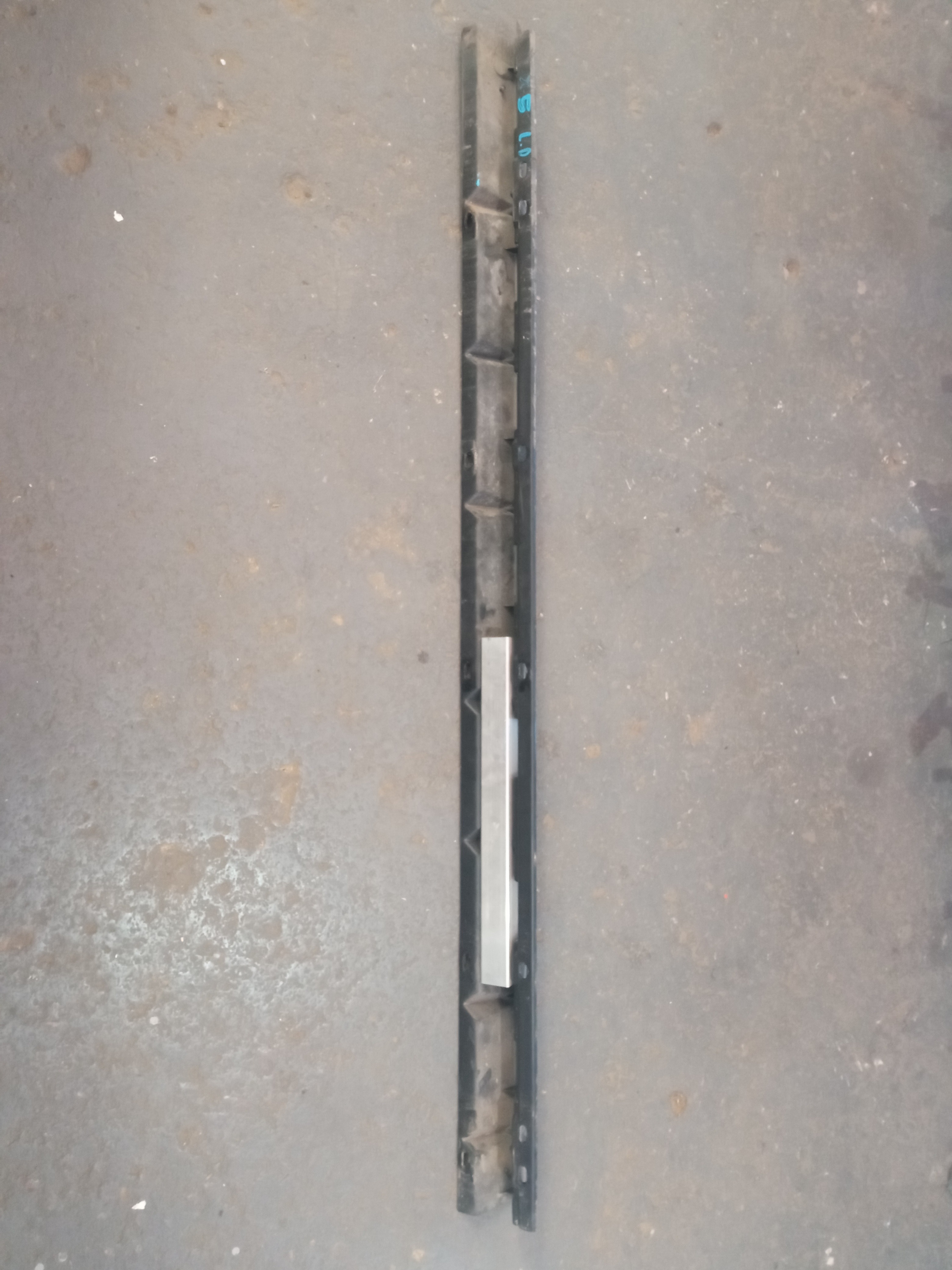 Suporte Spoiler Lado Direito Bmw X5 2005. M.v 5