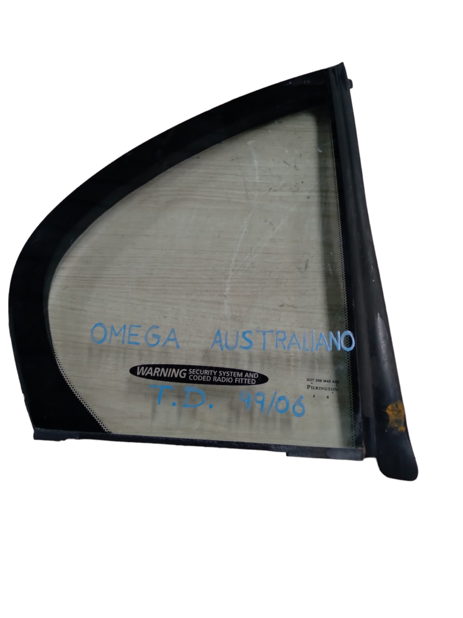Ventarola  Fixo Traseiro Direito Omega Australiano 2000 1