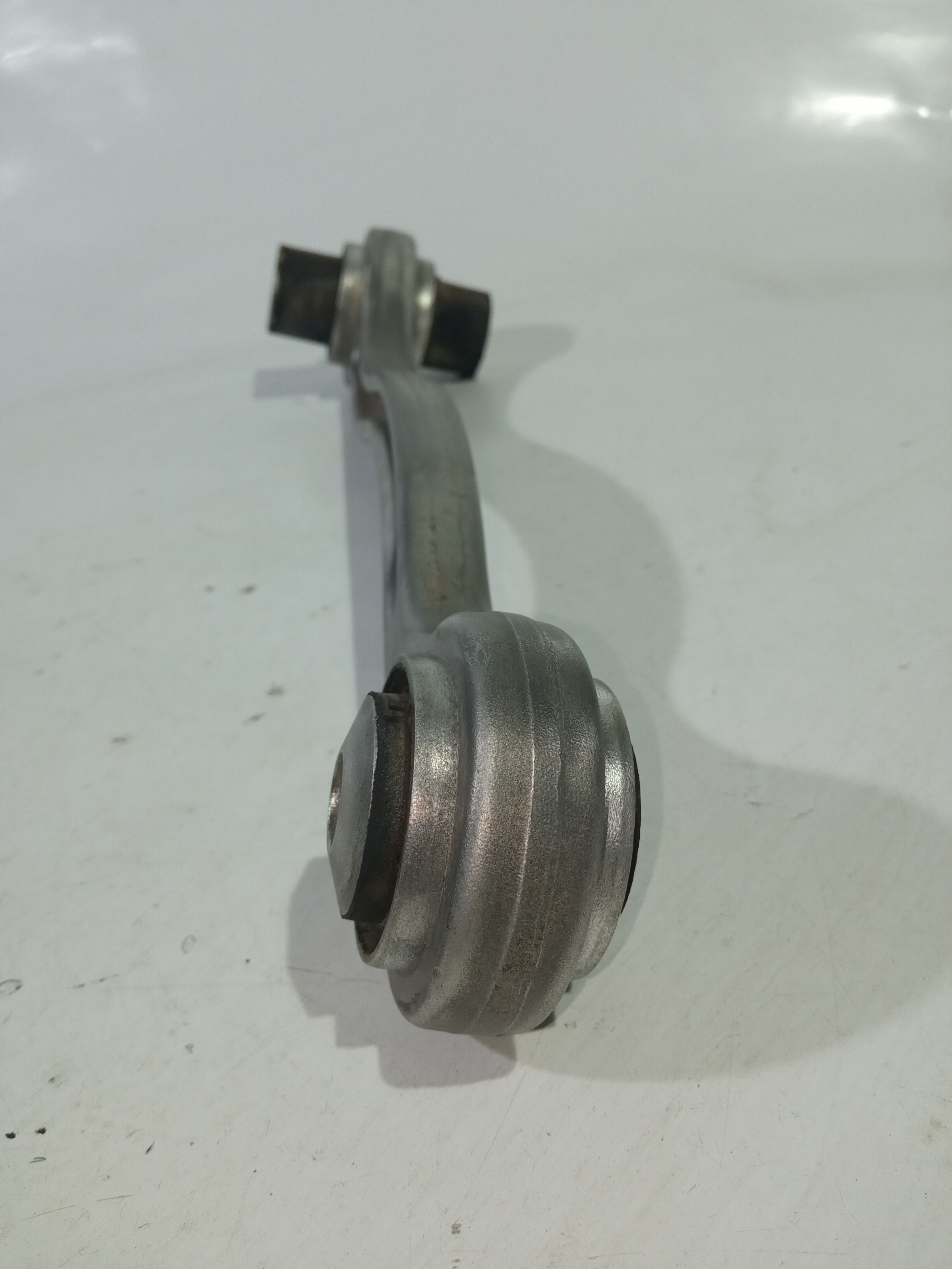 Braço Tirante Superior Suspensao Traseira  Mercedes E350 4