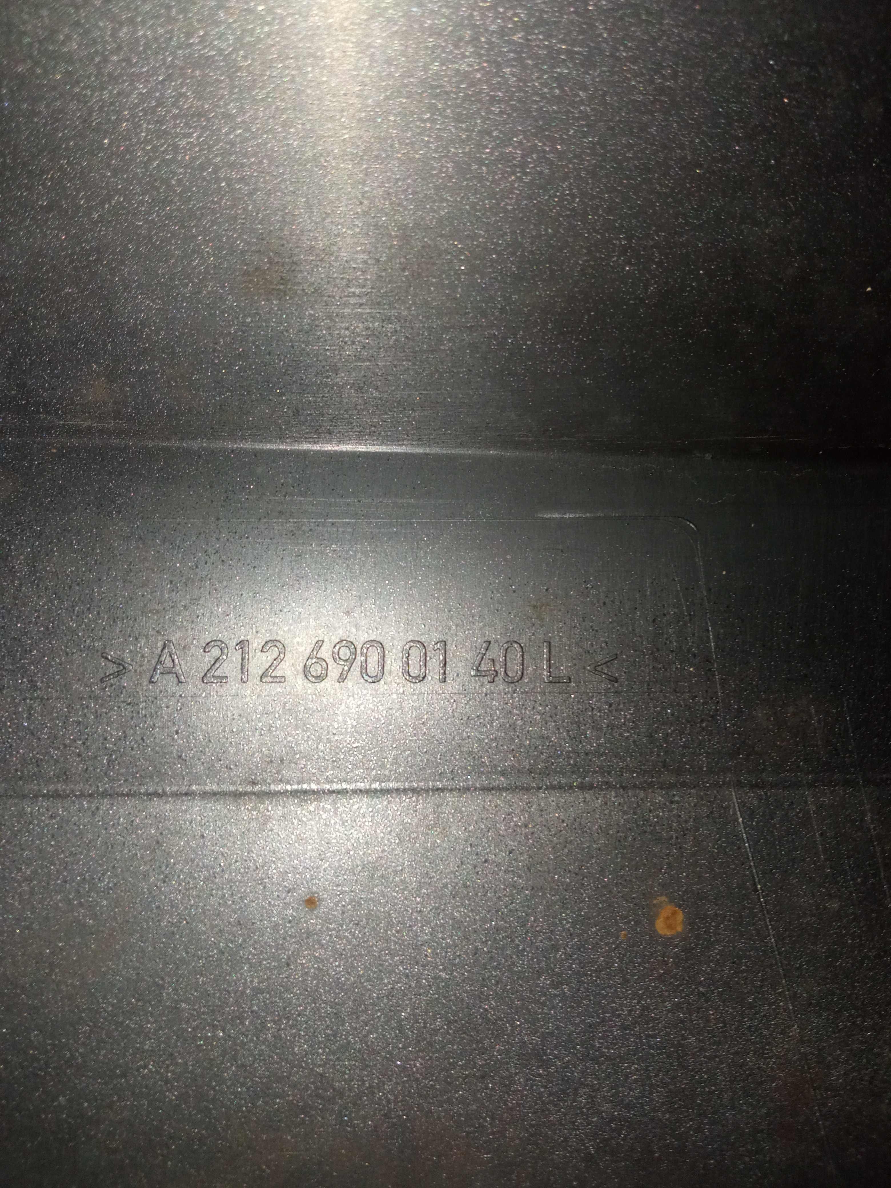 Spoiler Lateral Esq. C/avaria Original Mercedes E350 2009 Prata 8
