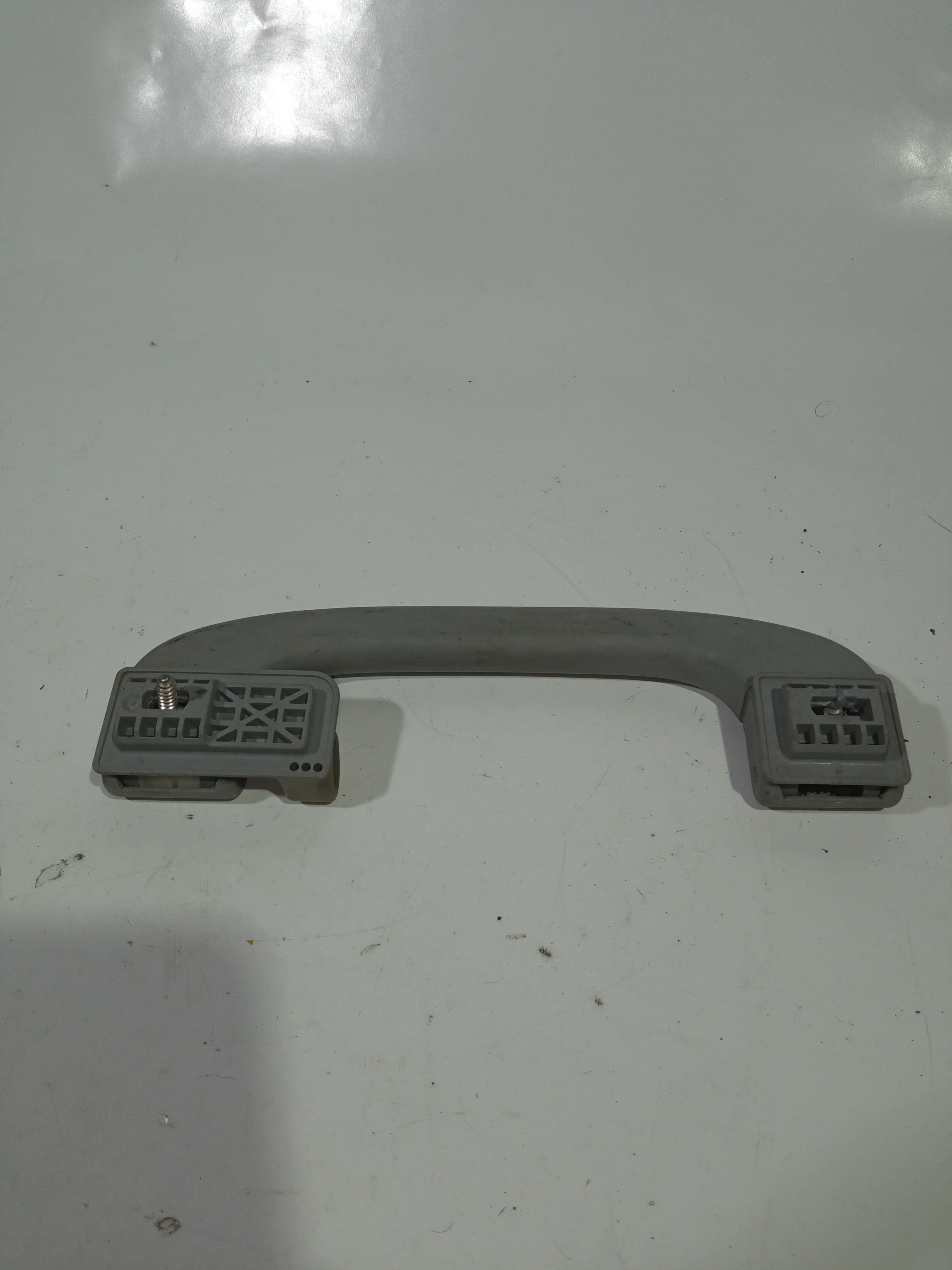 Alça De Teto Traseira Esquerda Original Bmw 320i 2008/2011 Cinza 3