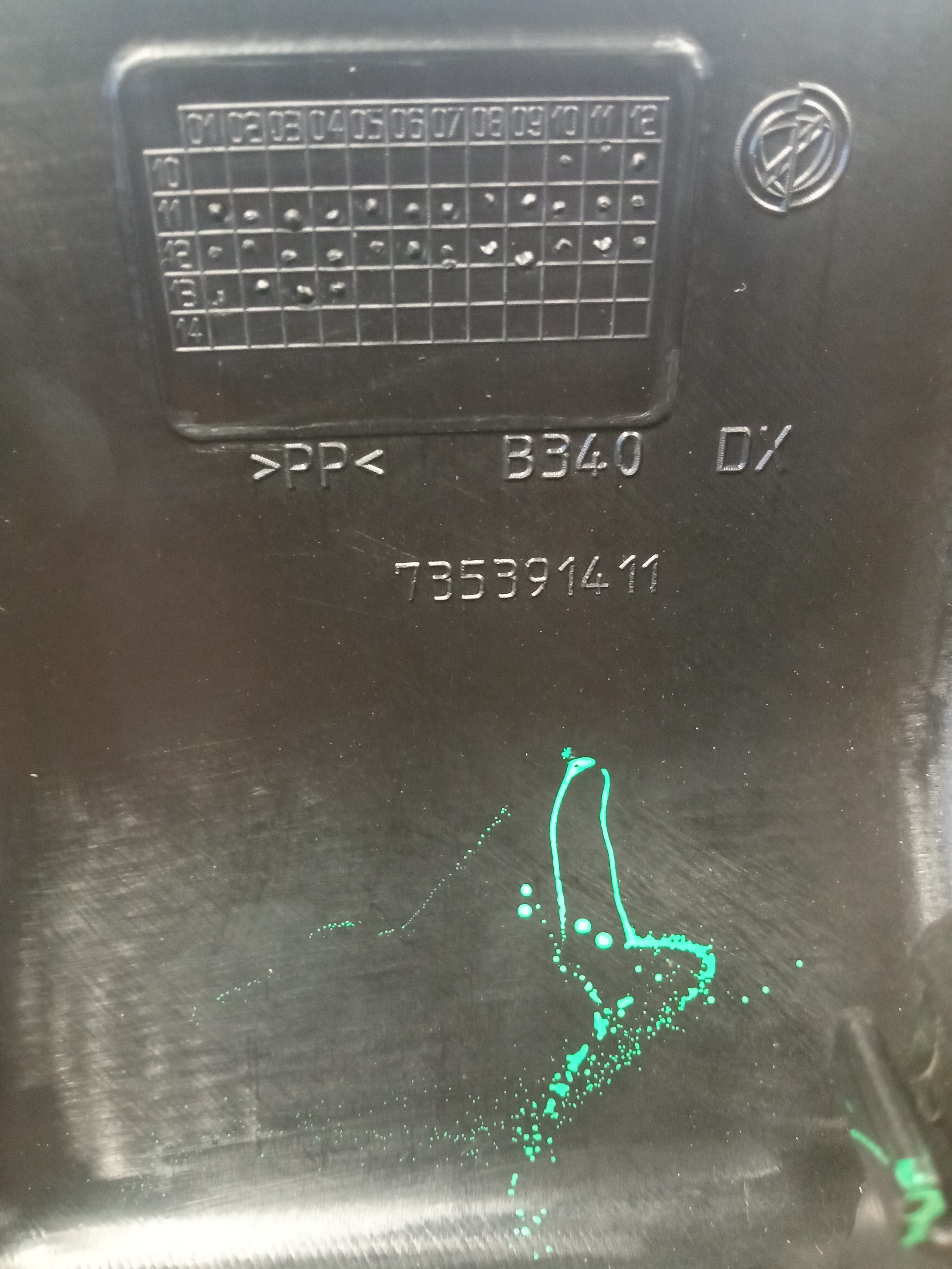 Moldura Tampa Banco Dianteiro Direito Fiat Punto 1.4 2013 4
