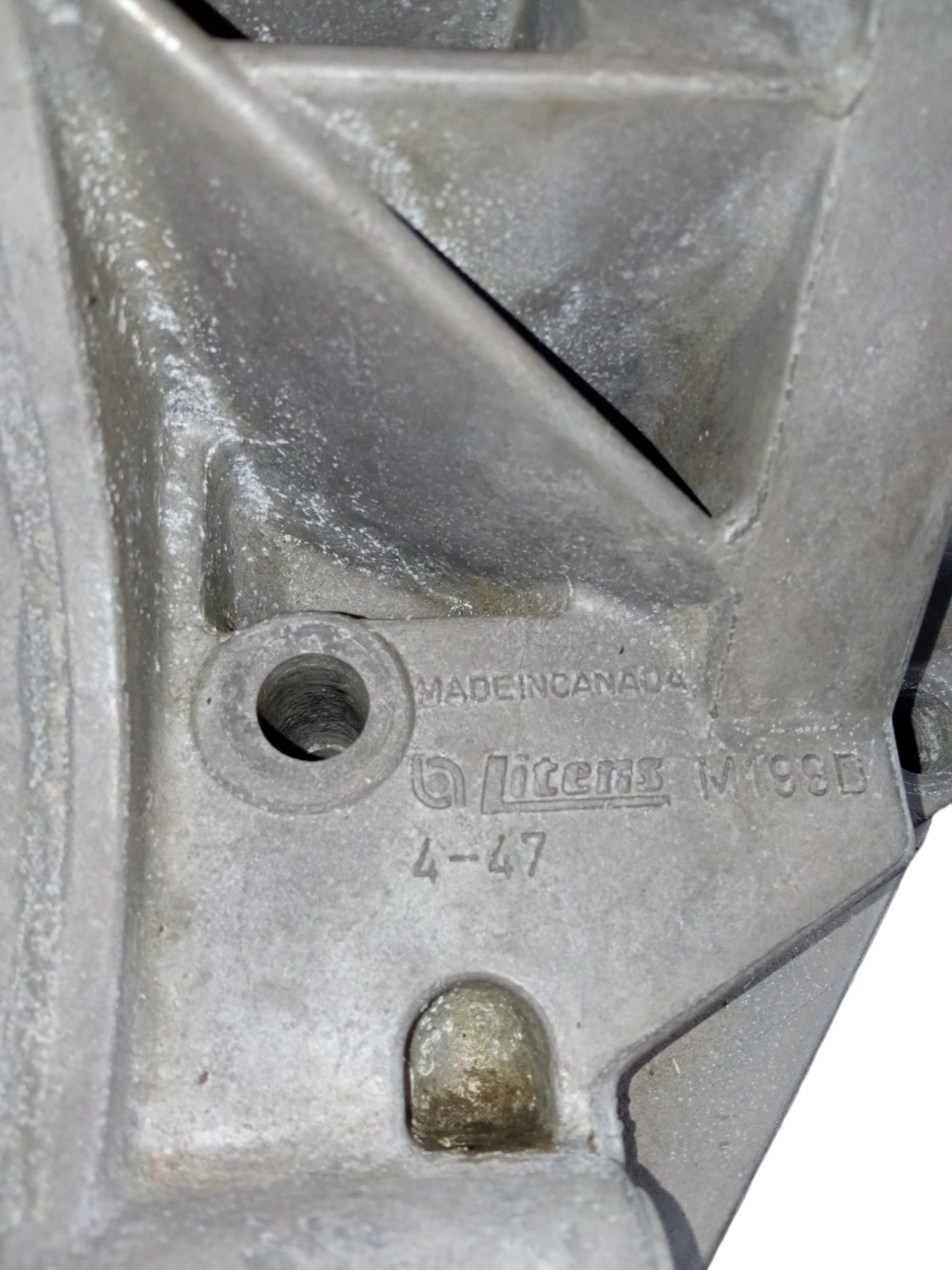Suporte De Bomba Hidráulica Ford Escort Zetec 95ab10ko19 3