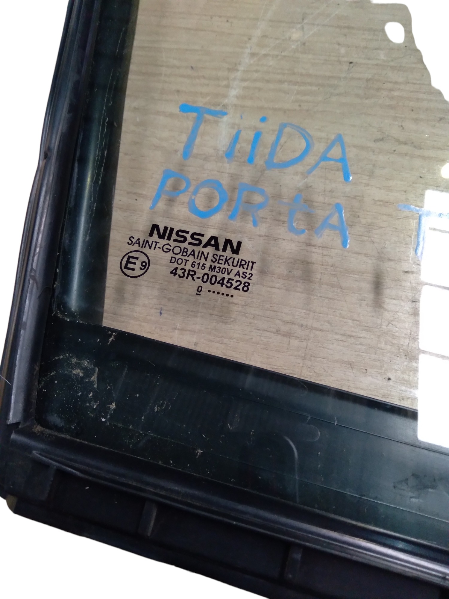 Ventarola  Fixo Traseiro Direito Nissan Tiida 2010 2013 4