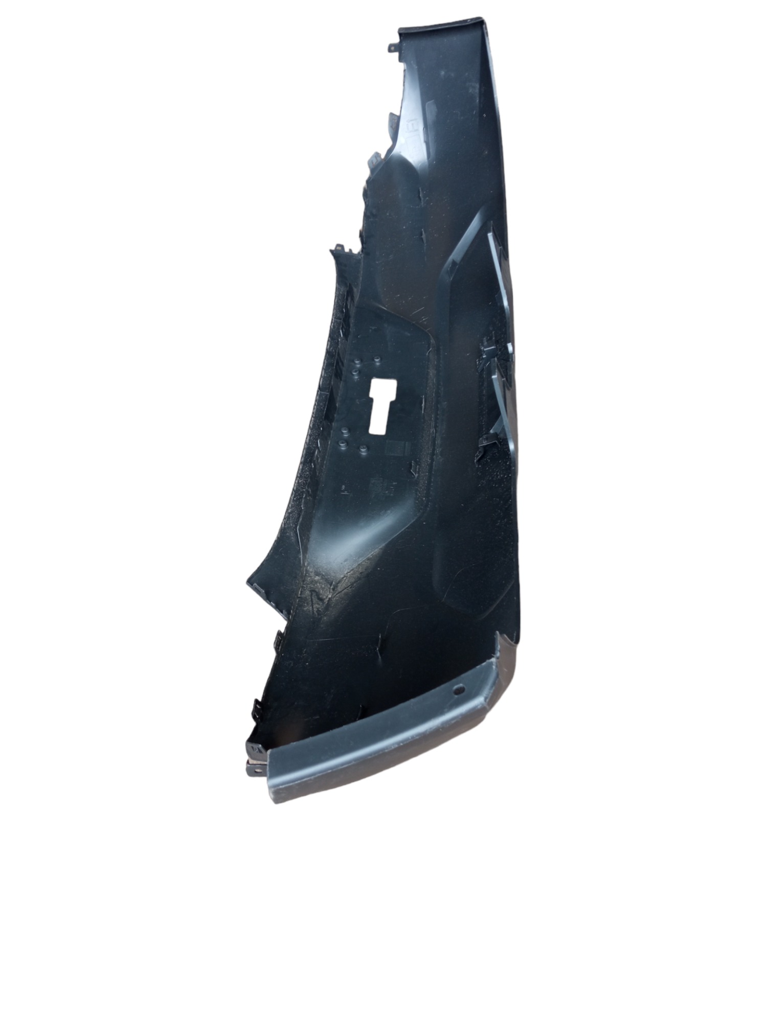 Parachoque traseiro GM Tracker 20/22 s/sensor c/detalhes 4