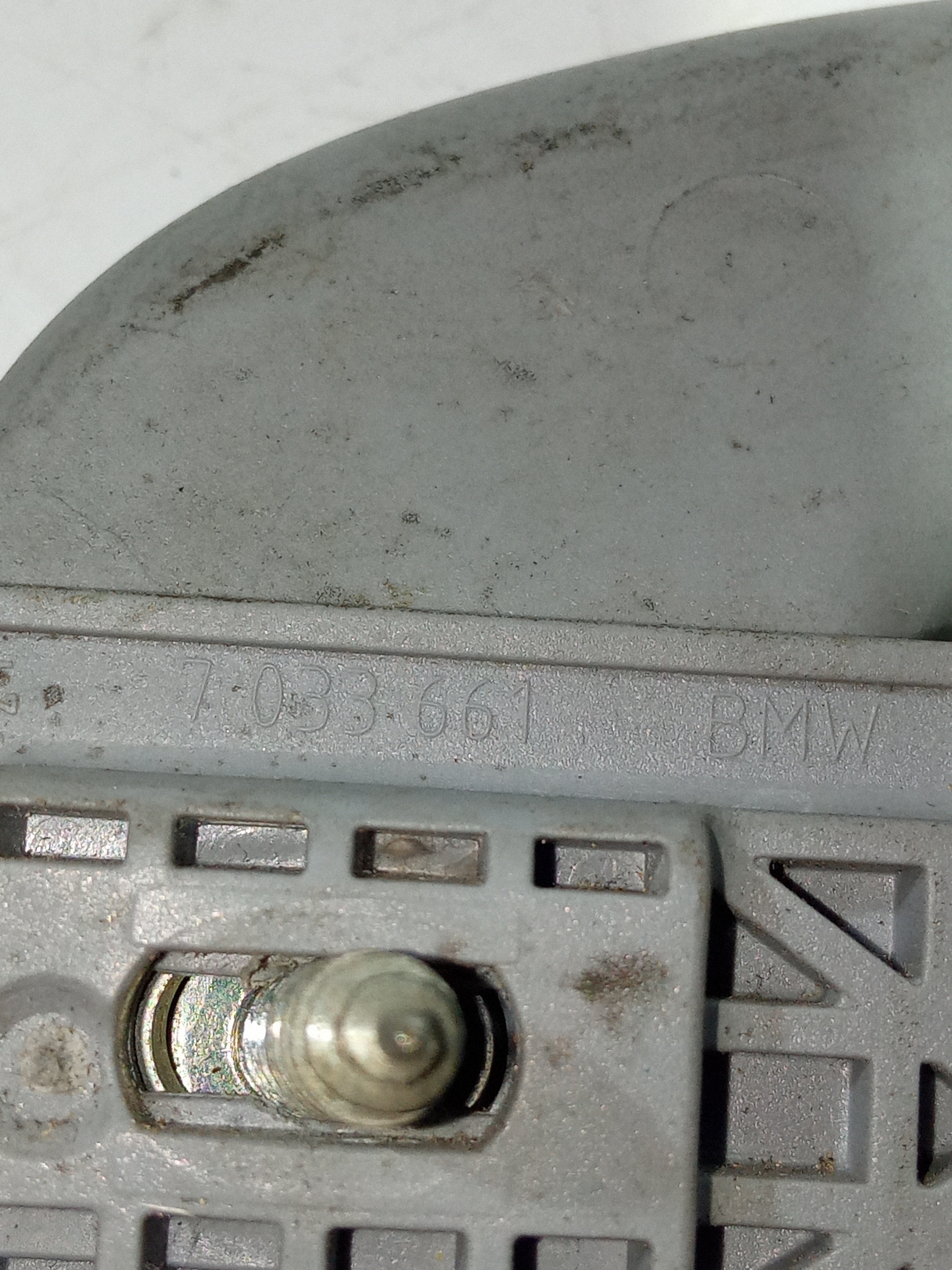 Alça De Teto Traseira Esquerda Original Bmw 320i 2008/2011 Cinza 5