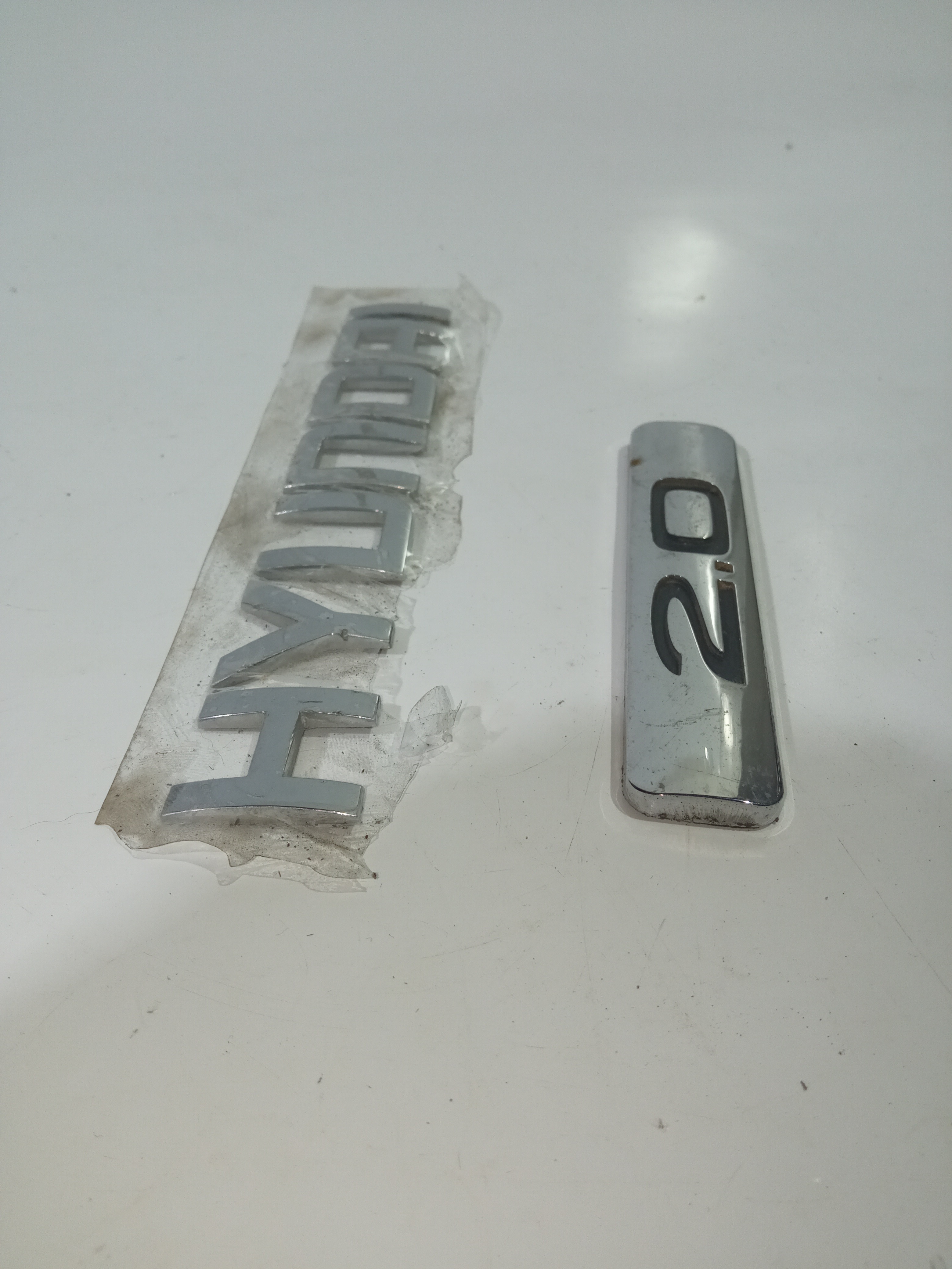 Emblema Cromado Hyundai 2.0 Cromado 2