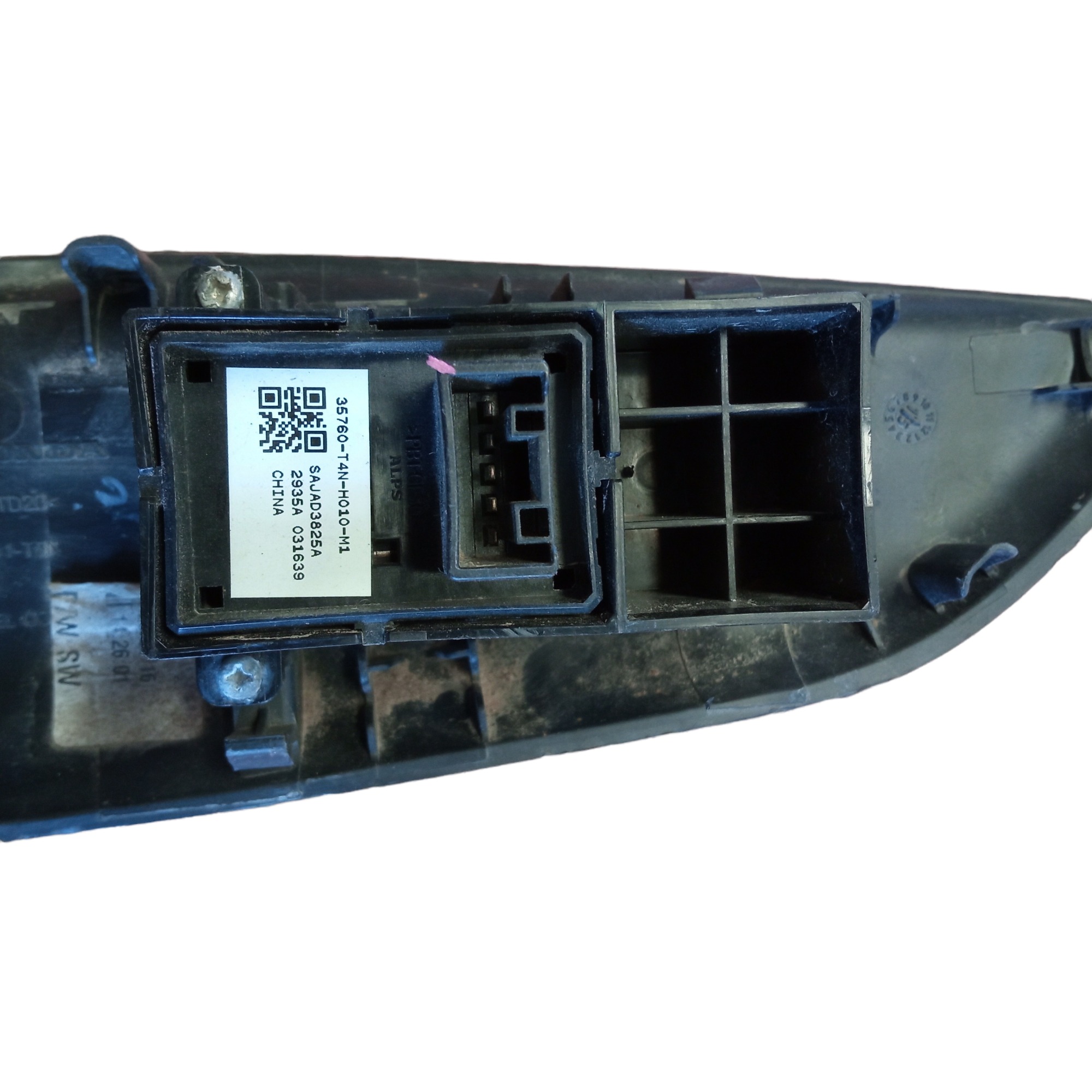 Moldura Botão Vidro Elétrico Traseiro Esq. Honda Fit 15/19 3