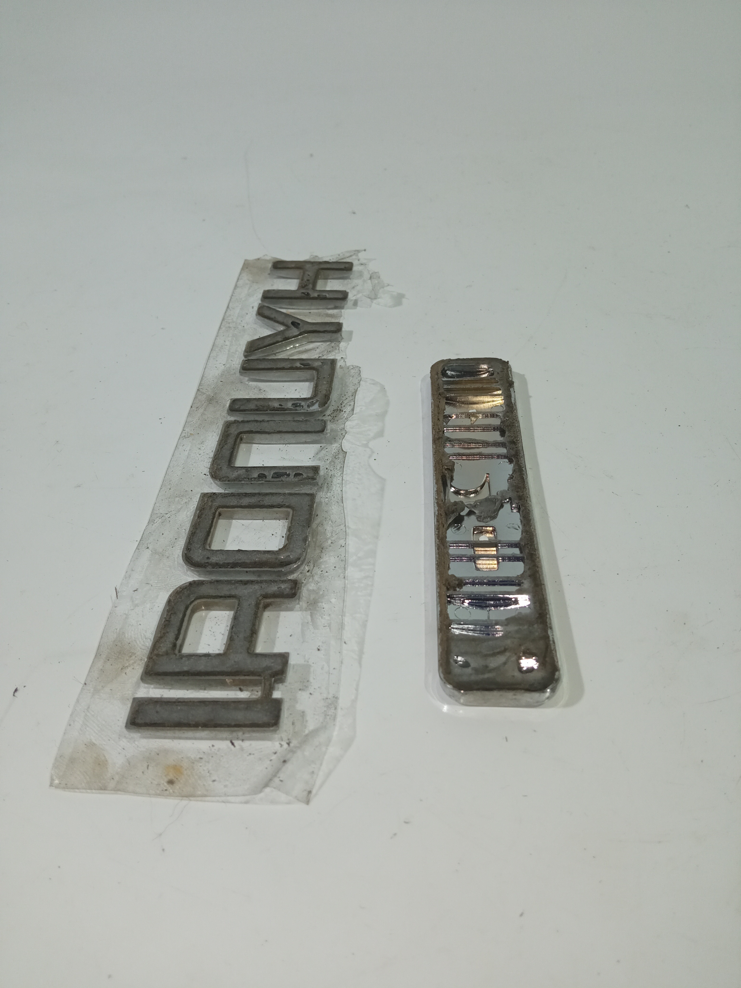 Emblema Cromado Hyundai 2.0 Cromado 4