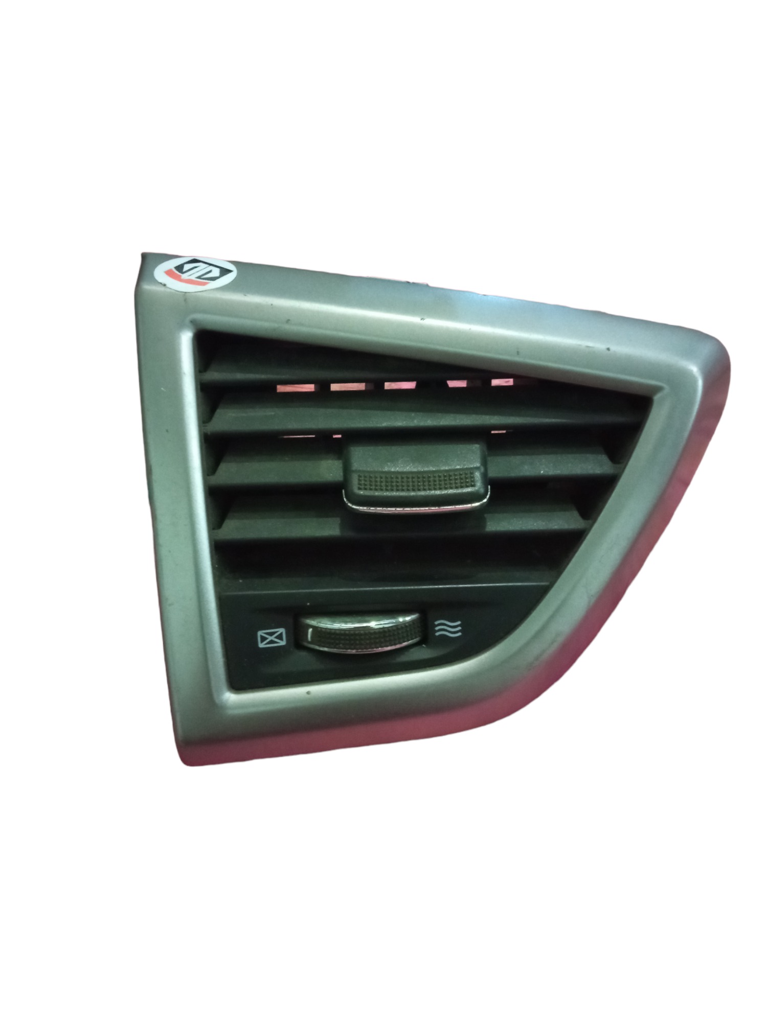 Difusor De Ar Esquerdo Hyundai Veloster 11/13 M.v 1