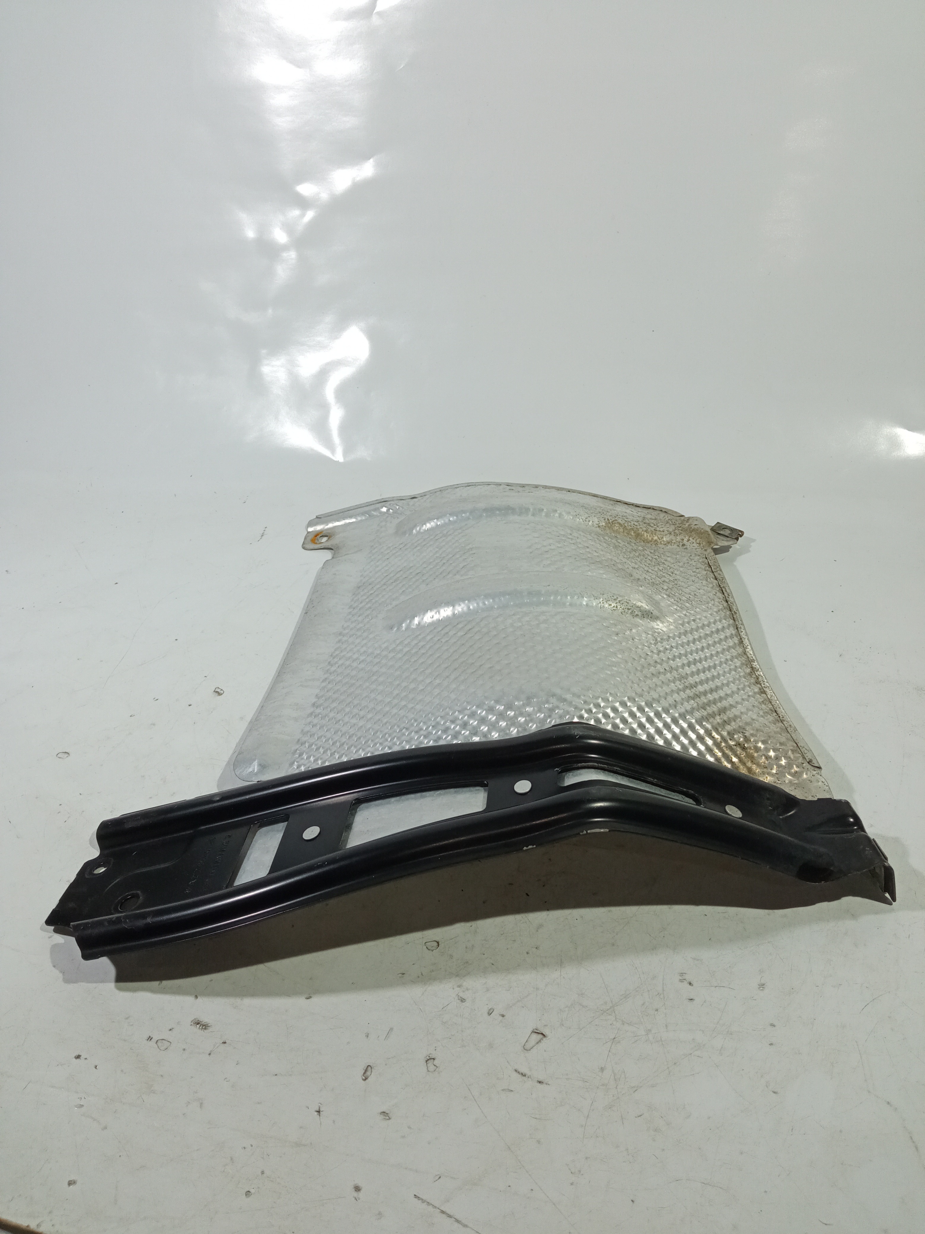 Defletor Calor Traseiro Esquerdo Mercedes E350 2009 2