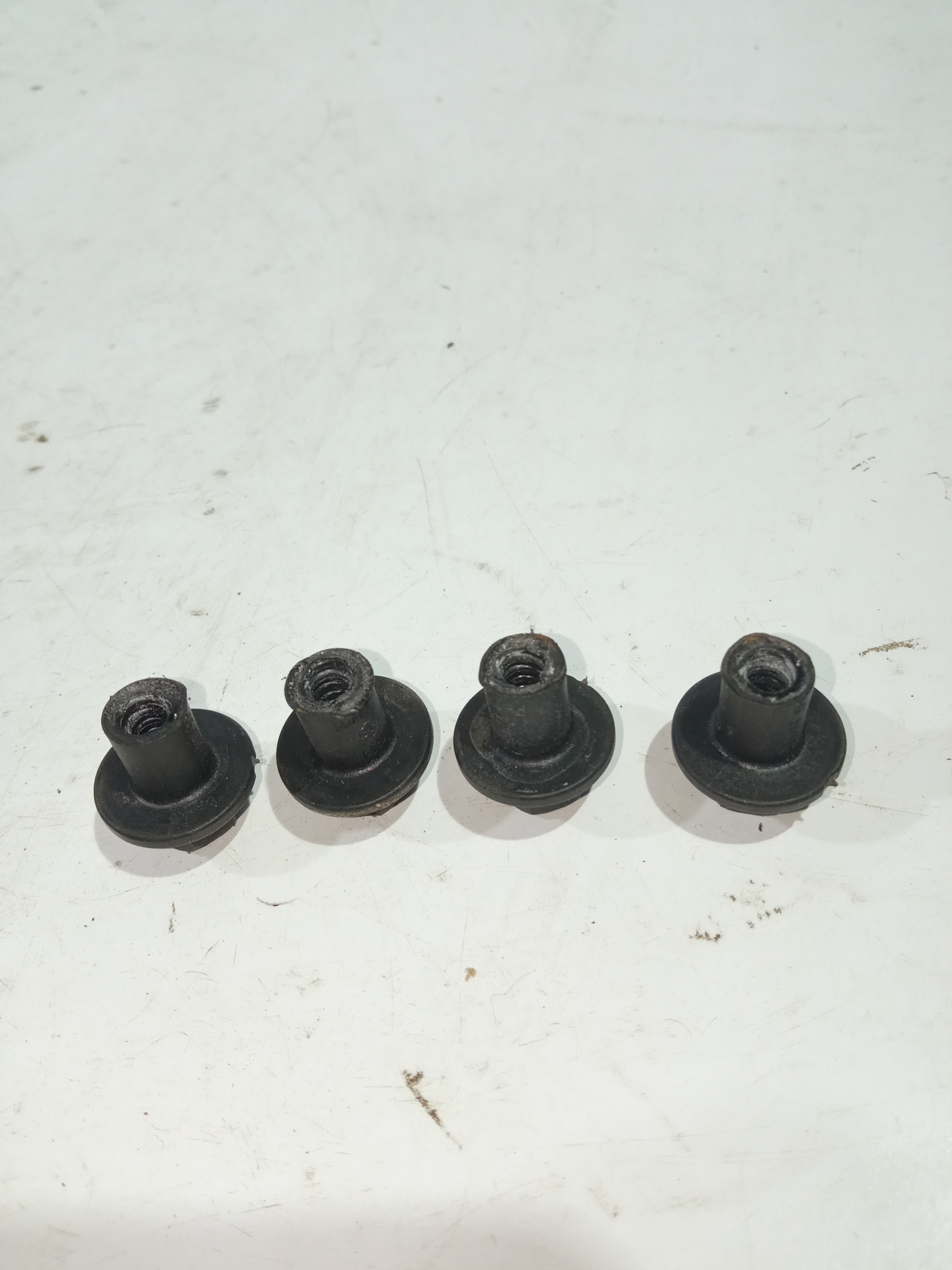Kit Parafuso Guia Para-choque Traseiro Mercedes E350 2009 2