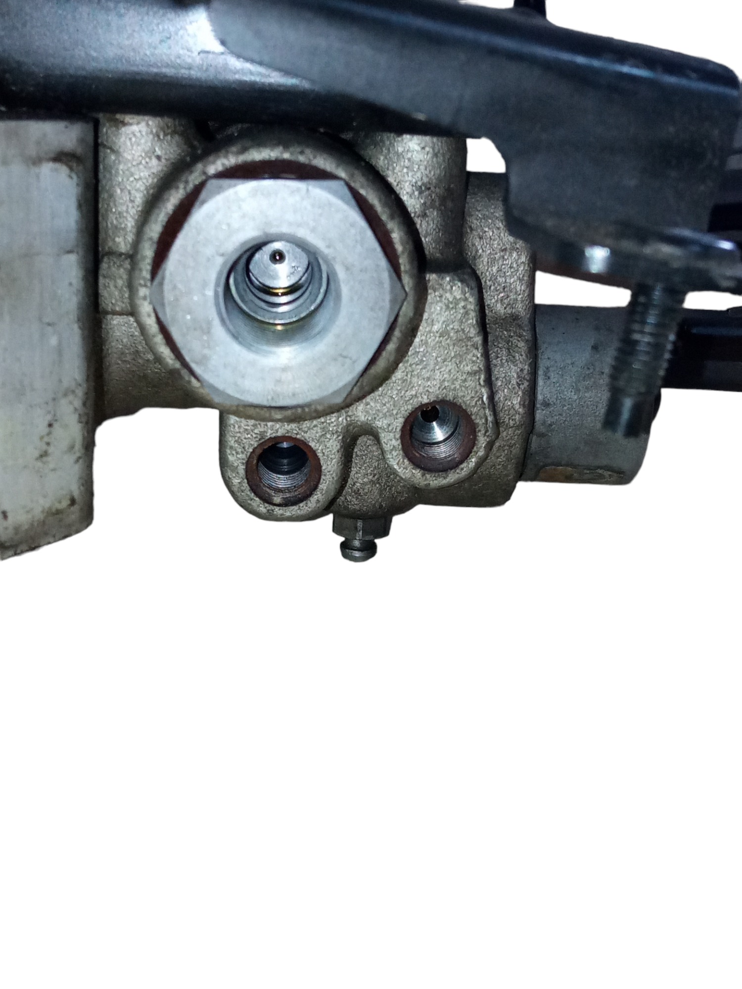 Bomba Esfera Controladora D Suspensão Trasei Citroen C5 2.0 7