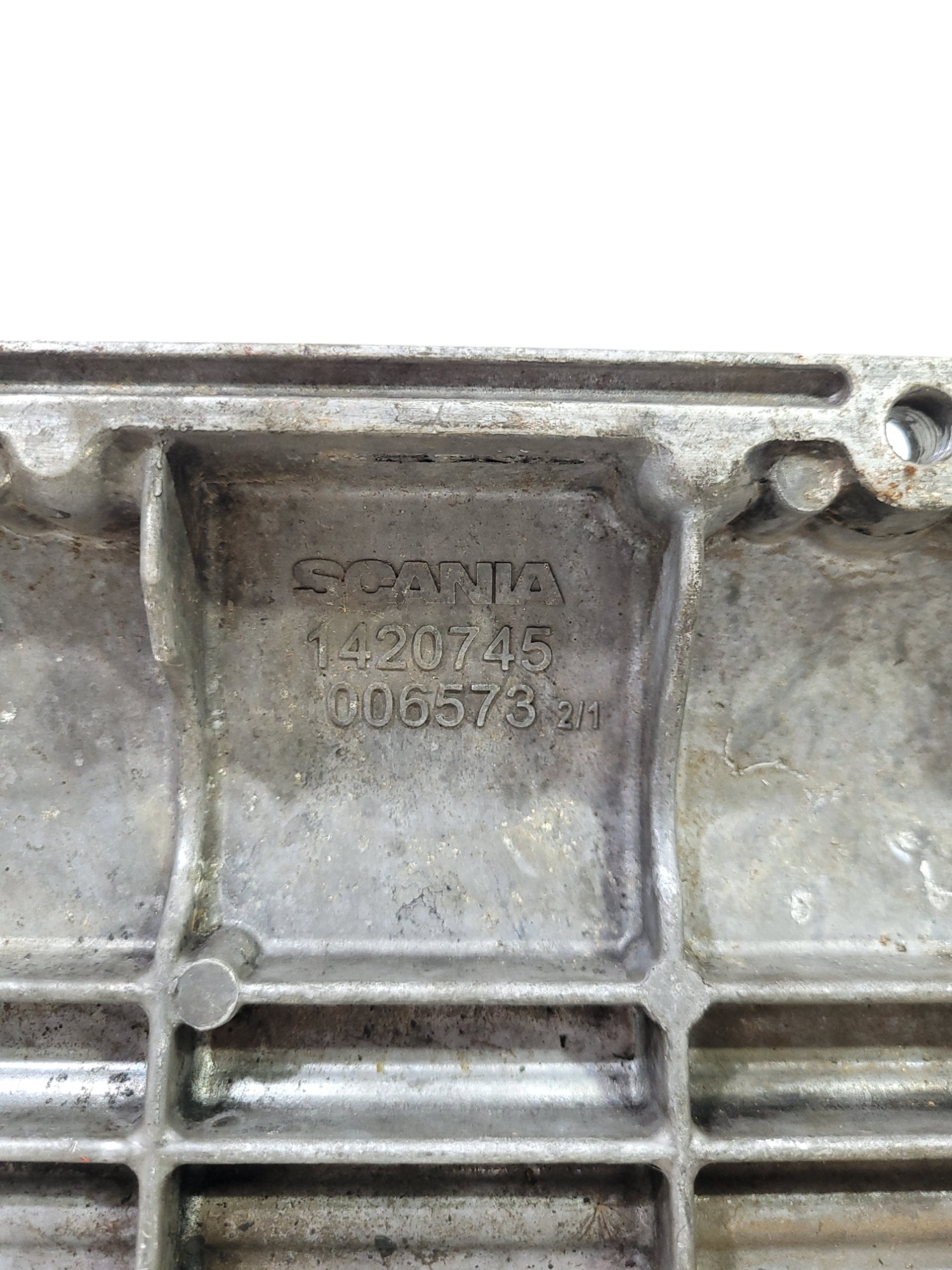 Tampa Lateral Motor Scania 1420745 5
