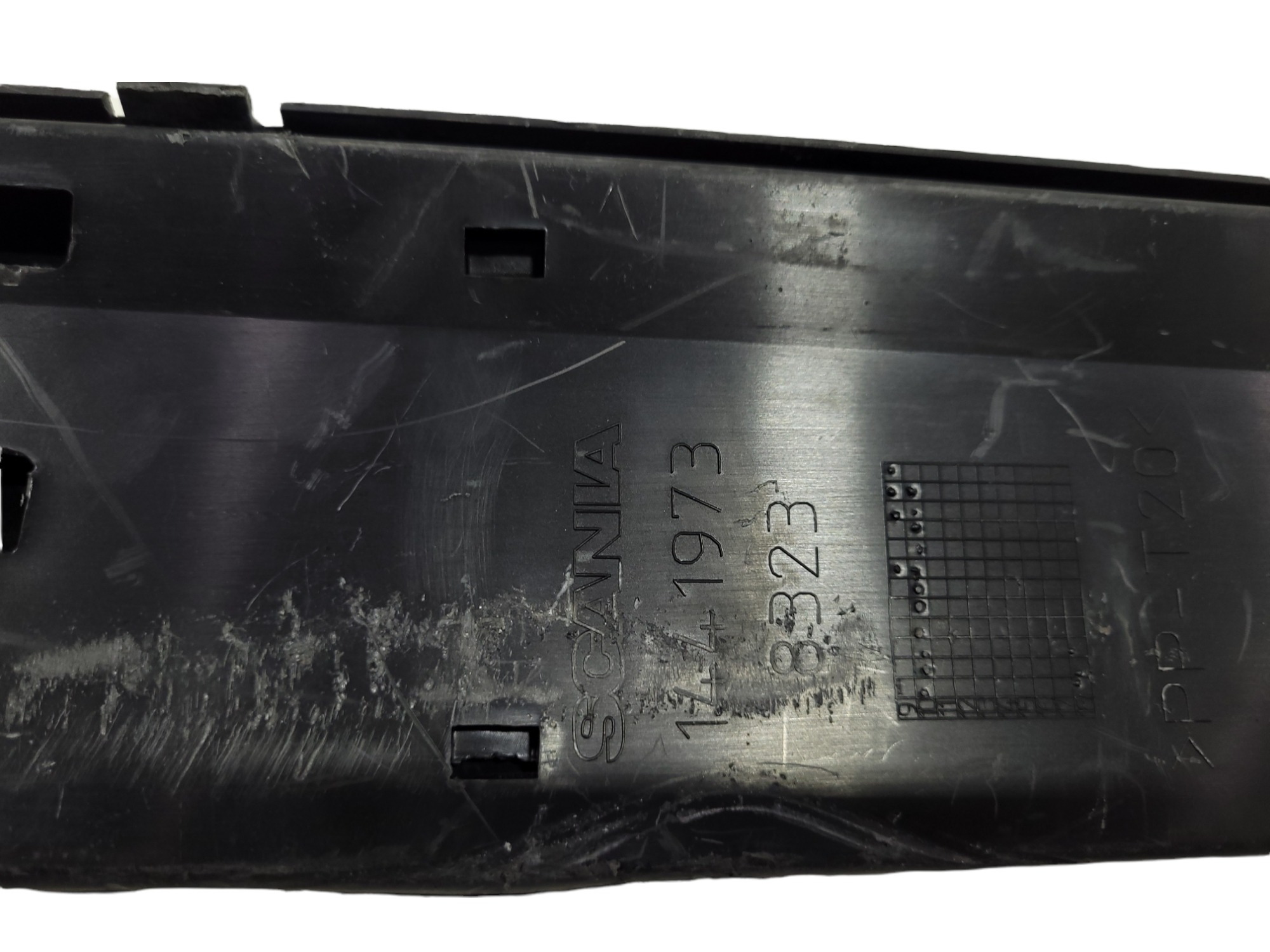 Cobertura Interna Coluna Parabrisa Scania – N 1441973 5