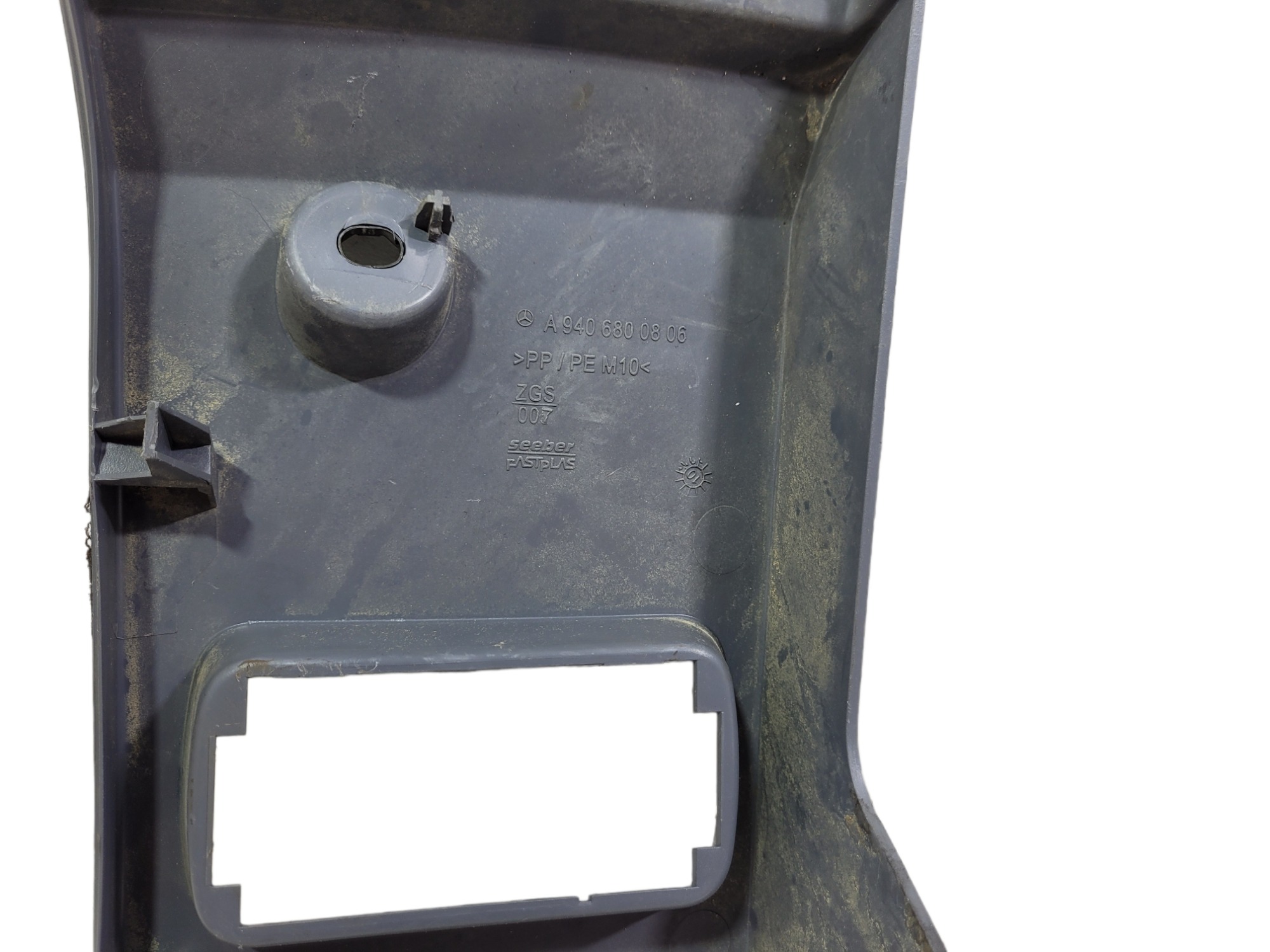 Moldura Console Do Painel M Benz Atego A9406800806 4