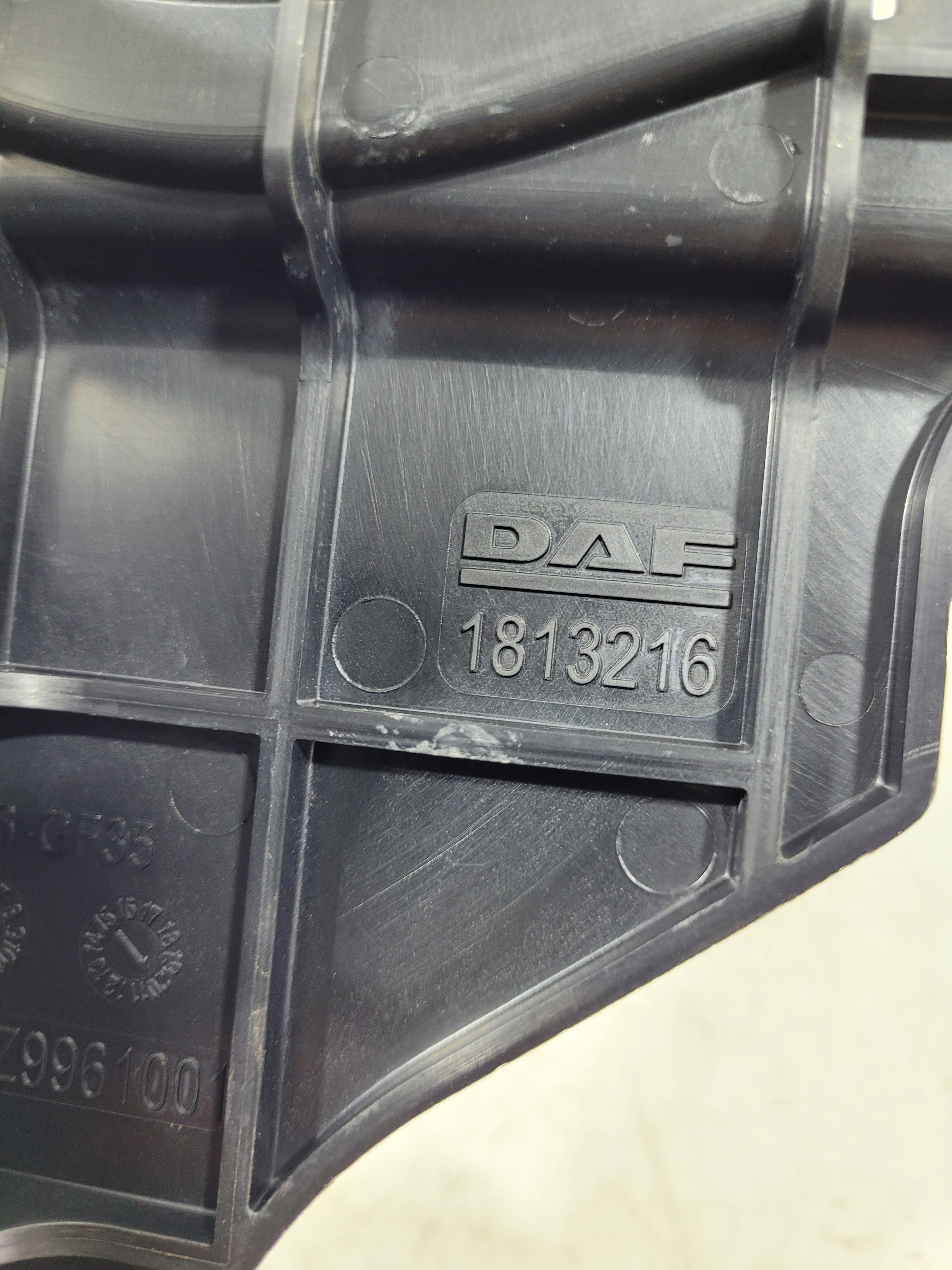 Suporte Protetor Radiador Daf * 1813216 2