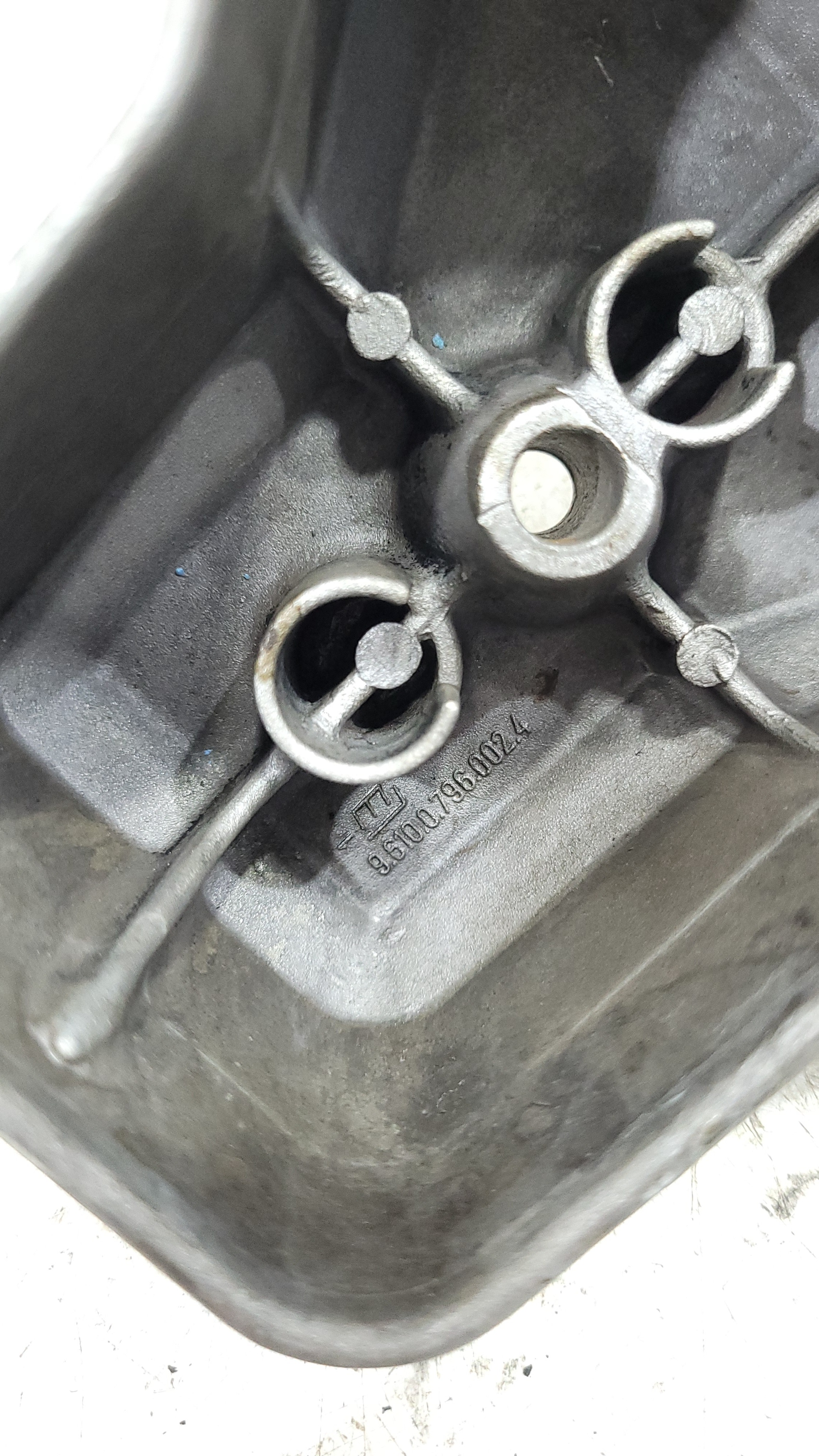 Tampa Válvula Motor Mwm 961007960024 Azul 5