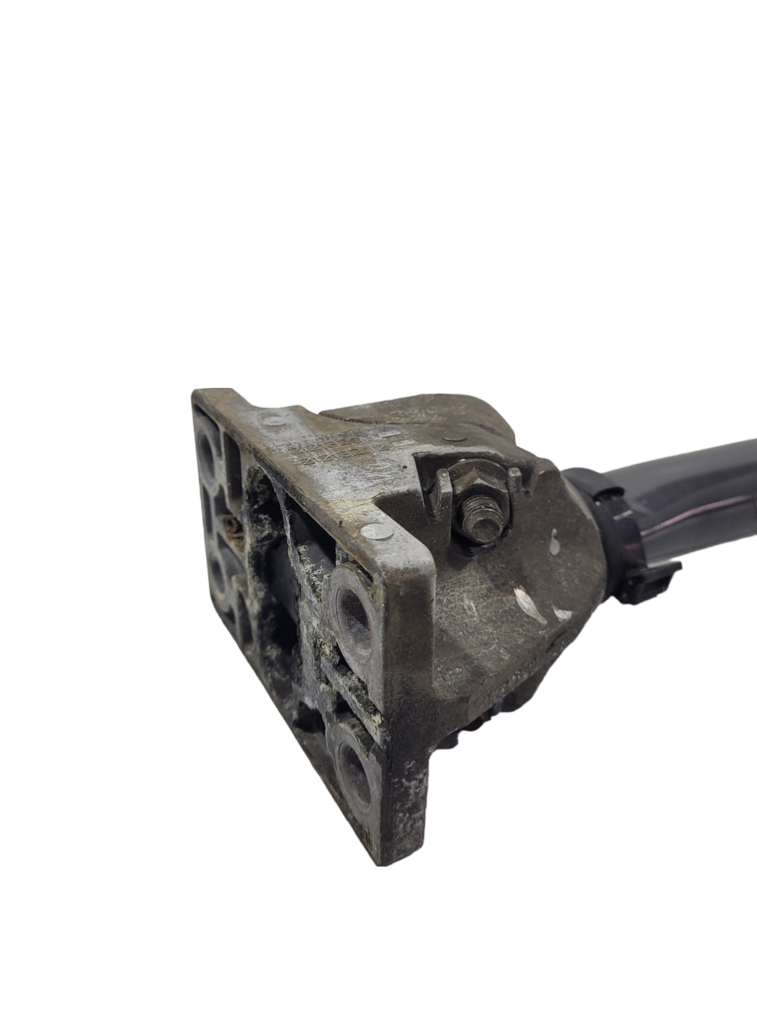 Suporte Base Paralama Tracao Volvo Fh21213202 2