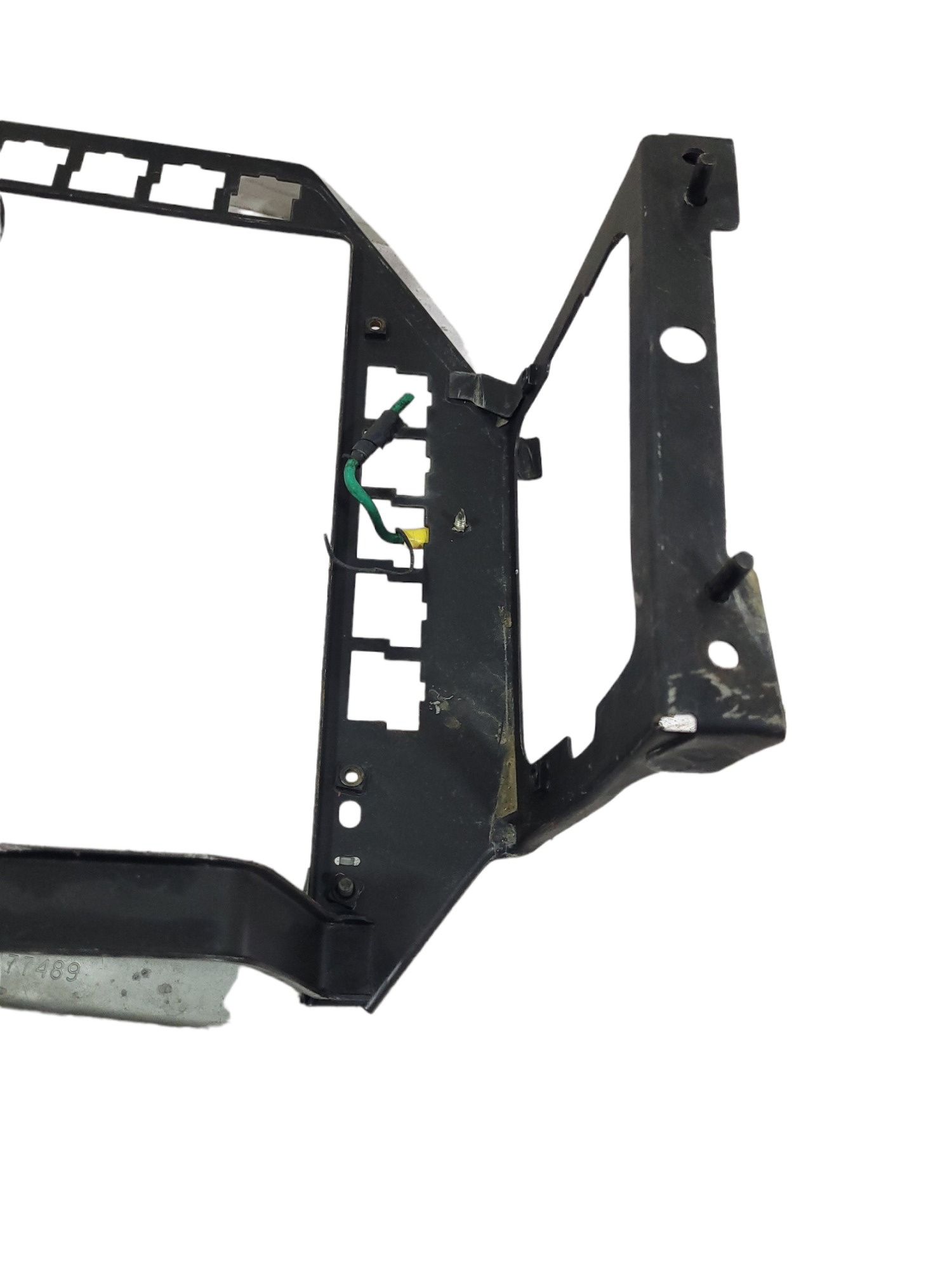 Suporte Painel Caixa De Fusível Volvo Fh 20477489 4