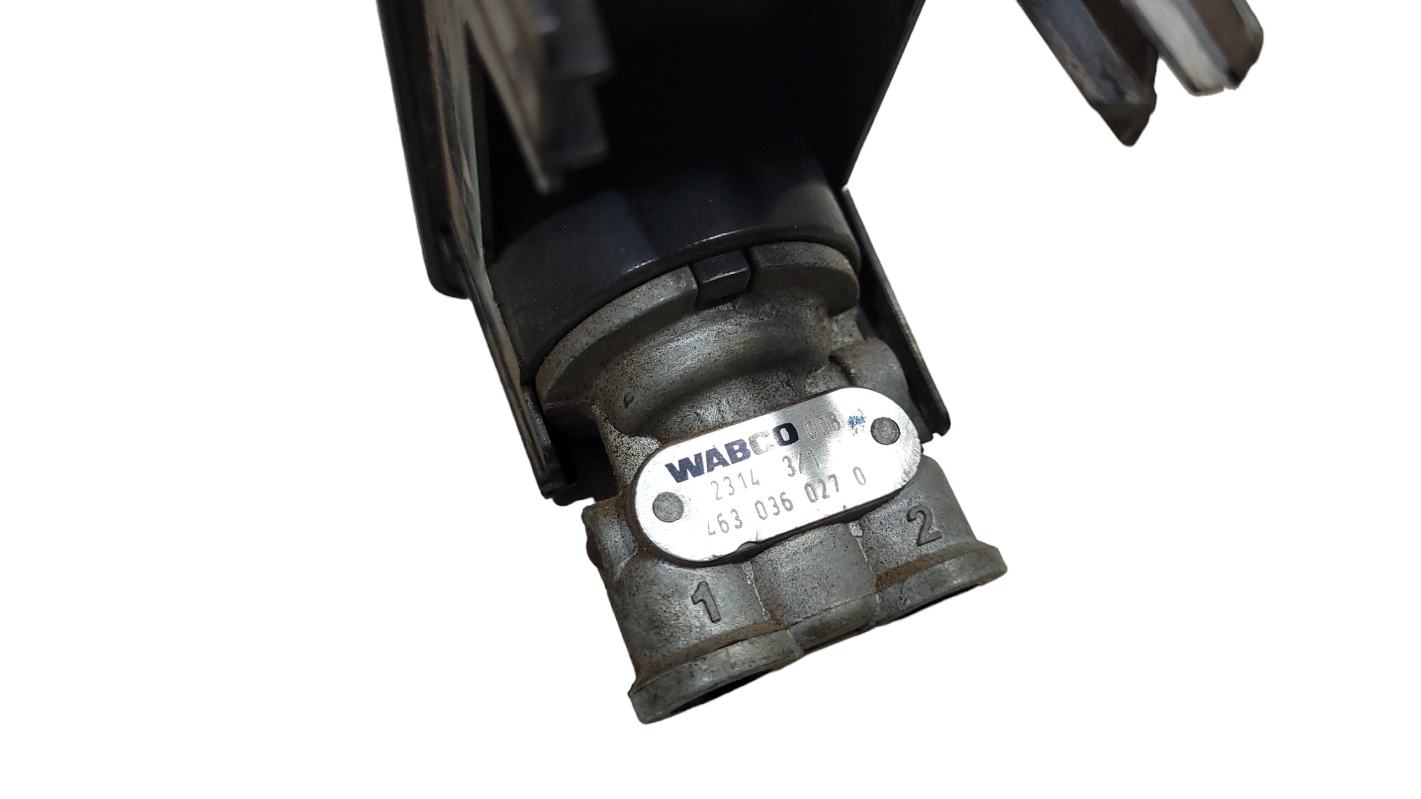 Valvula 2 3 Vias Erguedor Eixo M Benz 4630360270 4