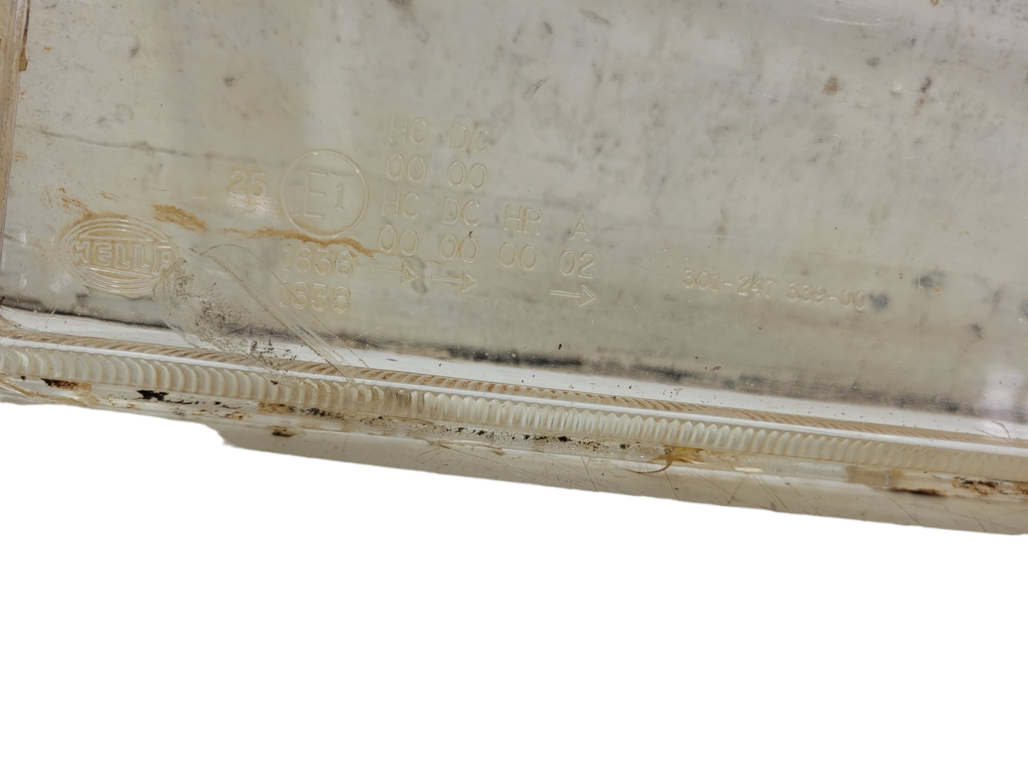 Lente Farol Dianteiro Principal Esquerdo M Benz Axor 3