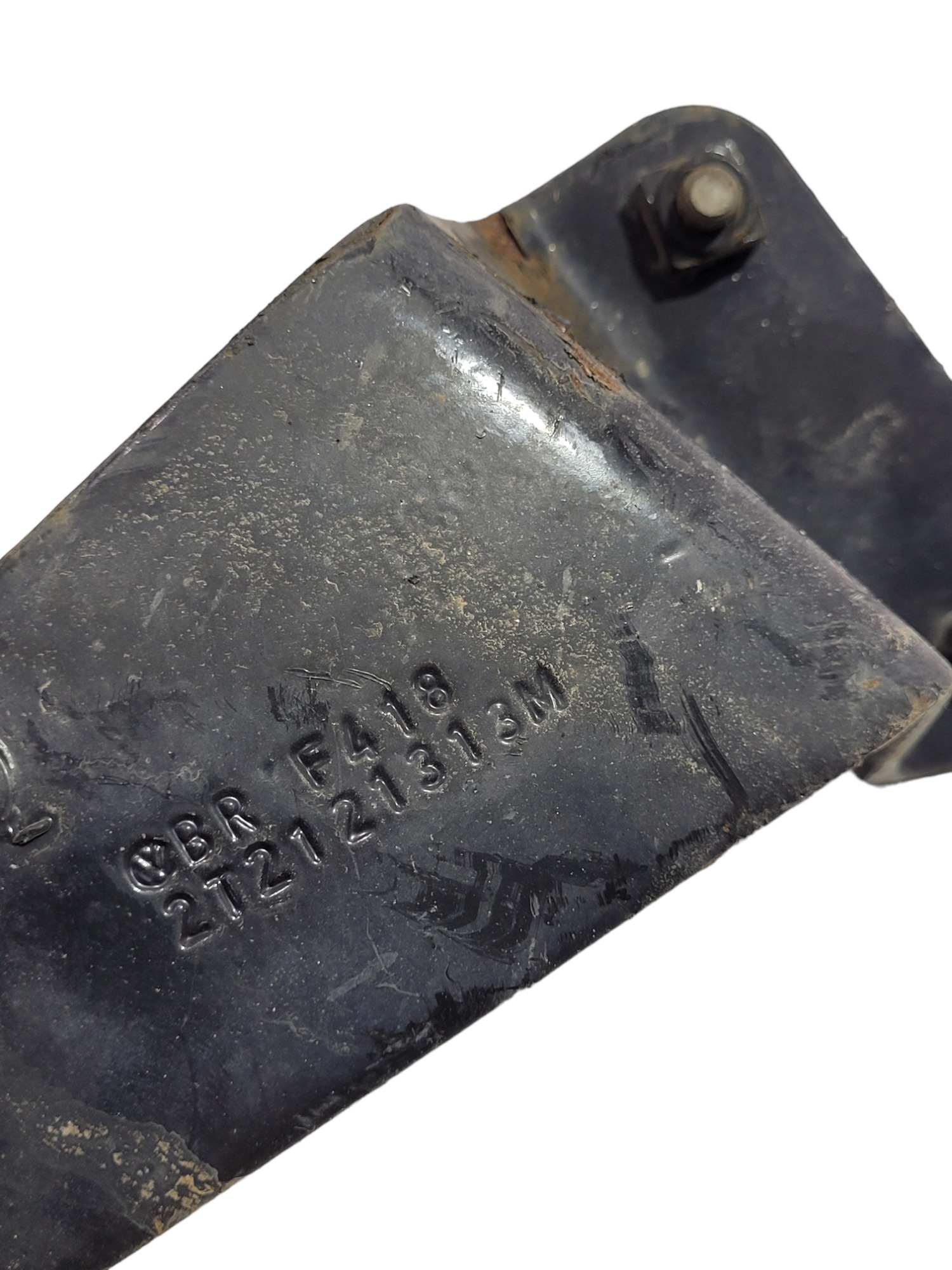 Suporte Radiador Vw Constellation 2t2121313m 2