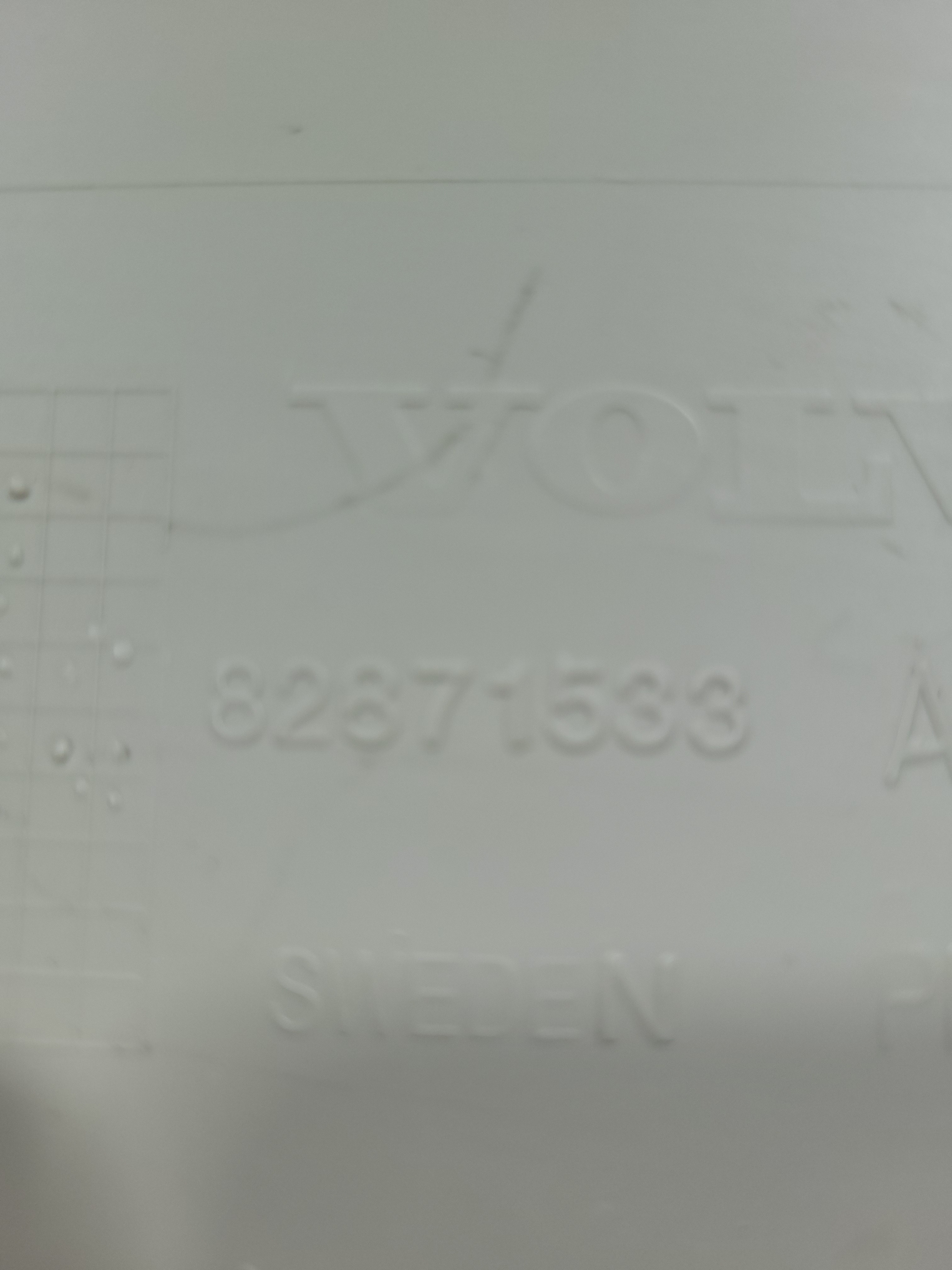 Moldura Da Coluna Do Parabrisa Superior Esquerdo Volvo – 5