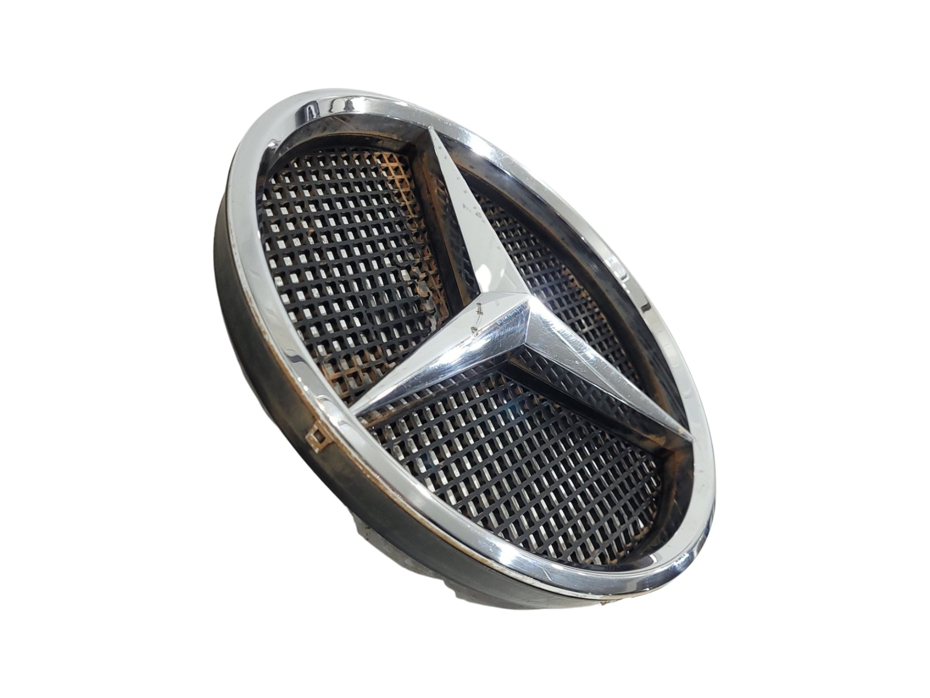 Emblema Grade Dianteira M Benz Axor 2831 2007 A9448100018 2