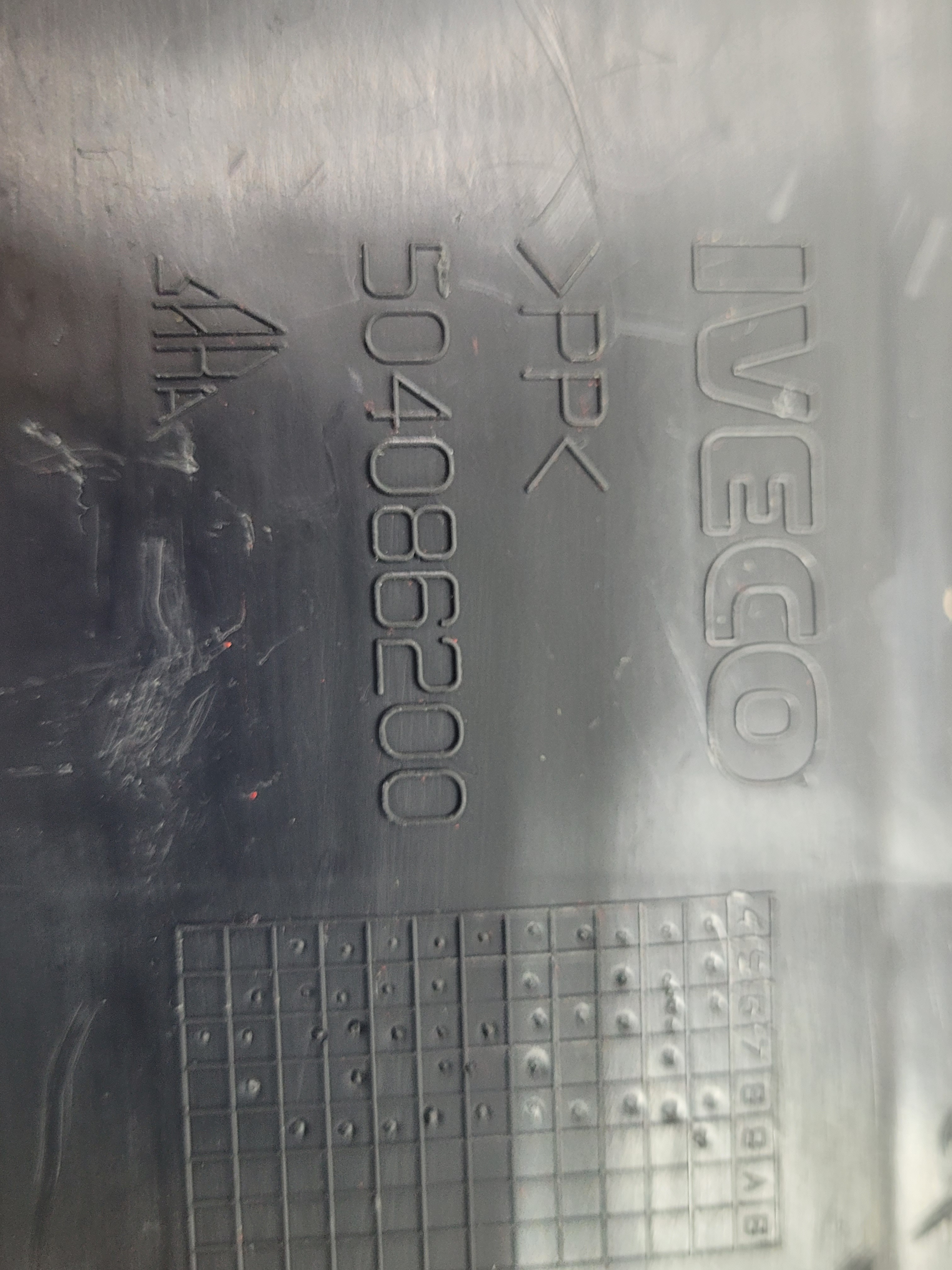Tampa Acabamento Iveco Eurocargo 504086200 5