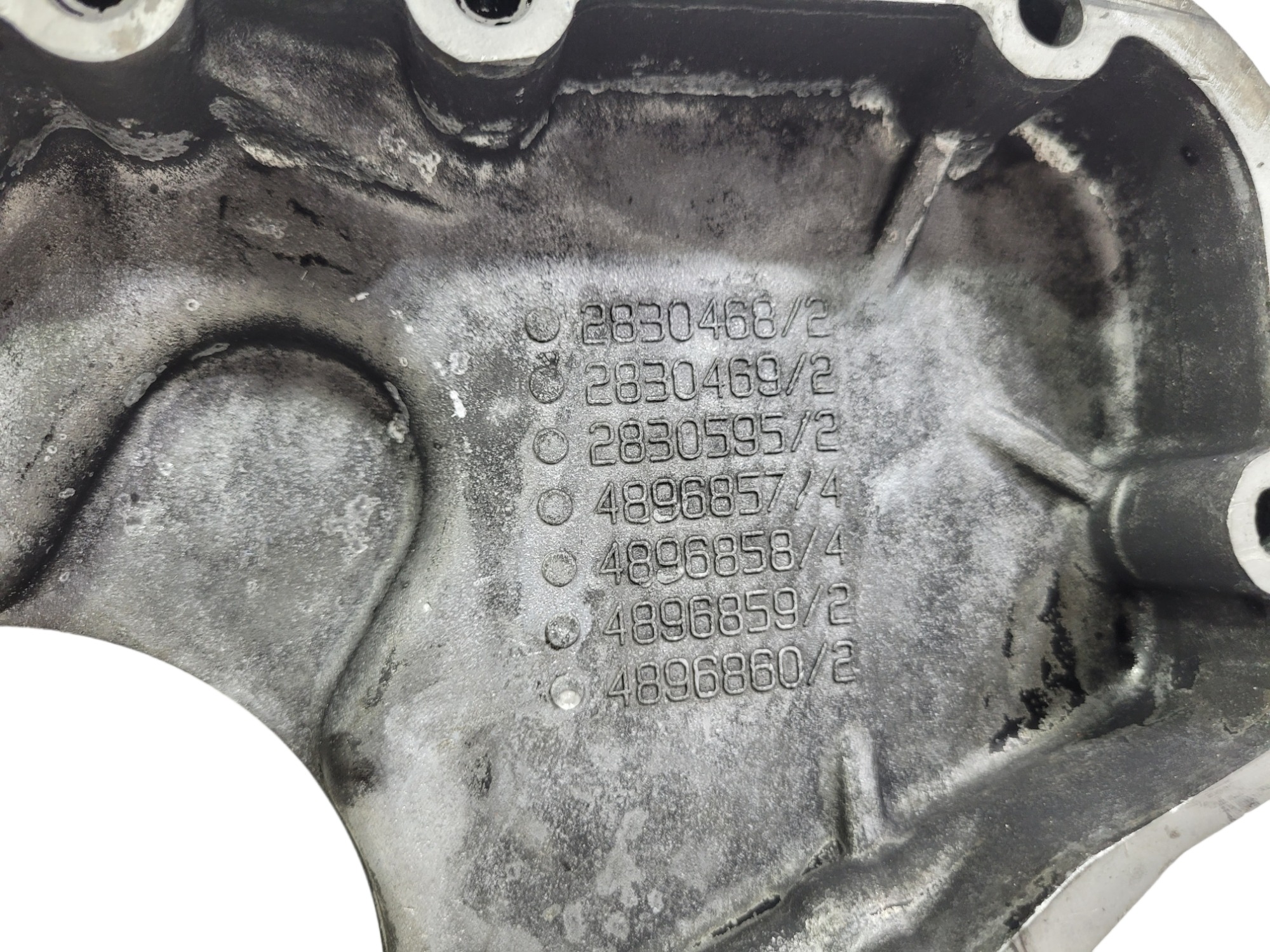 Tampa Dianteira Da Distribuição Motor Cummins Isb 2830468 3