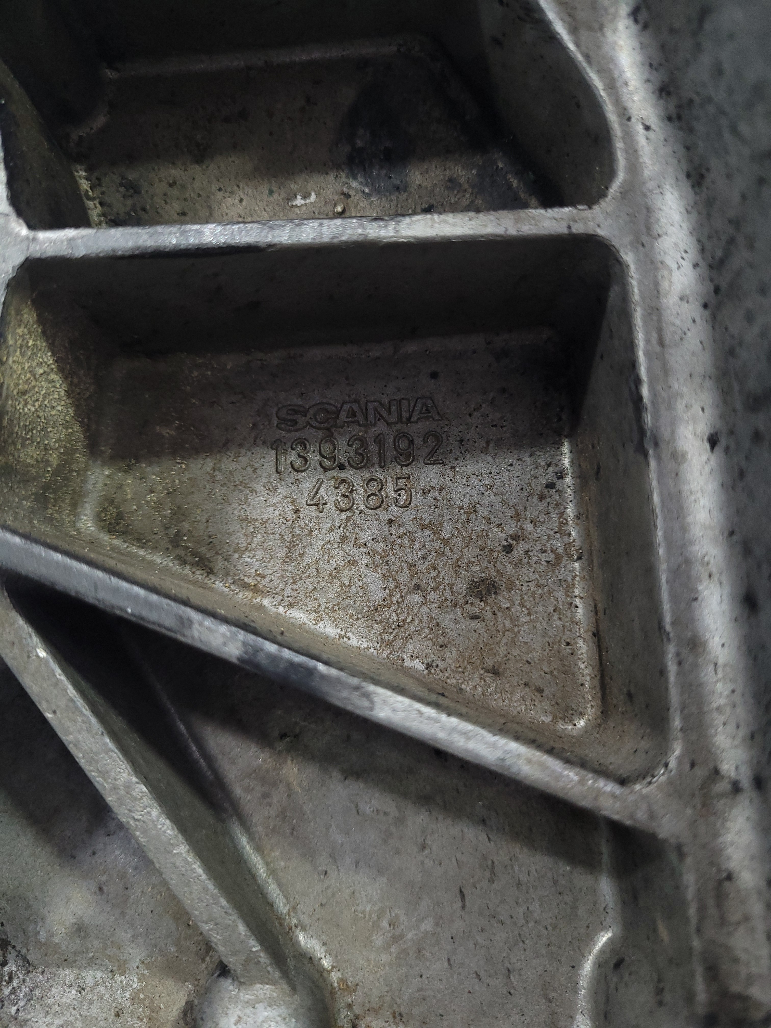 Tampa Frontal Do Motor Scania1393192 5