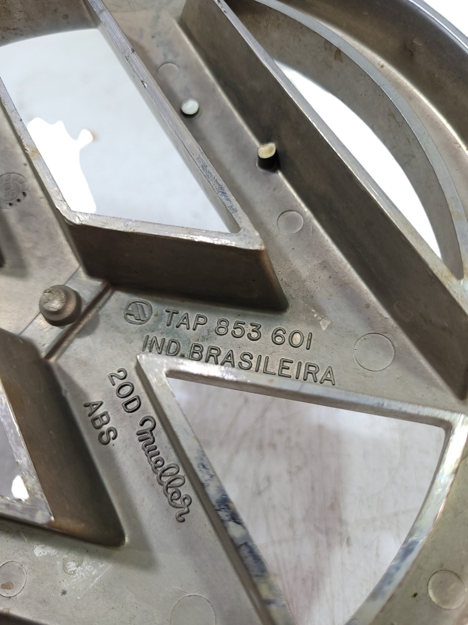 Emblema Frontal Vw Worker Tap853601 Não Se Aplica 5