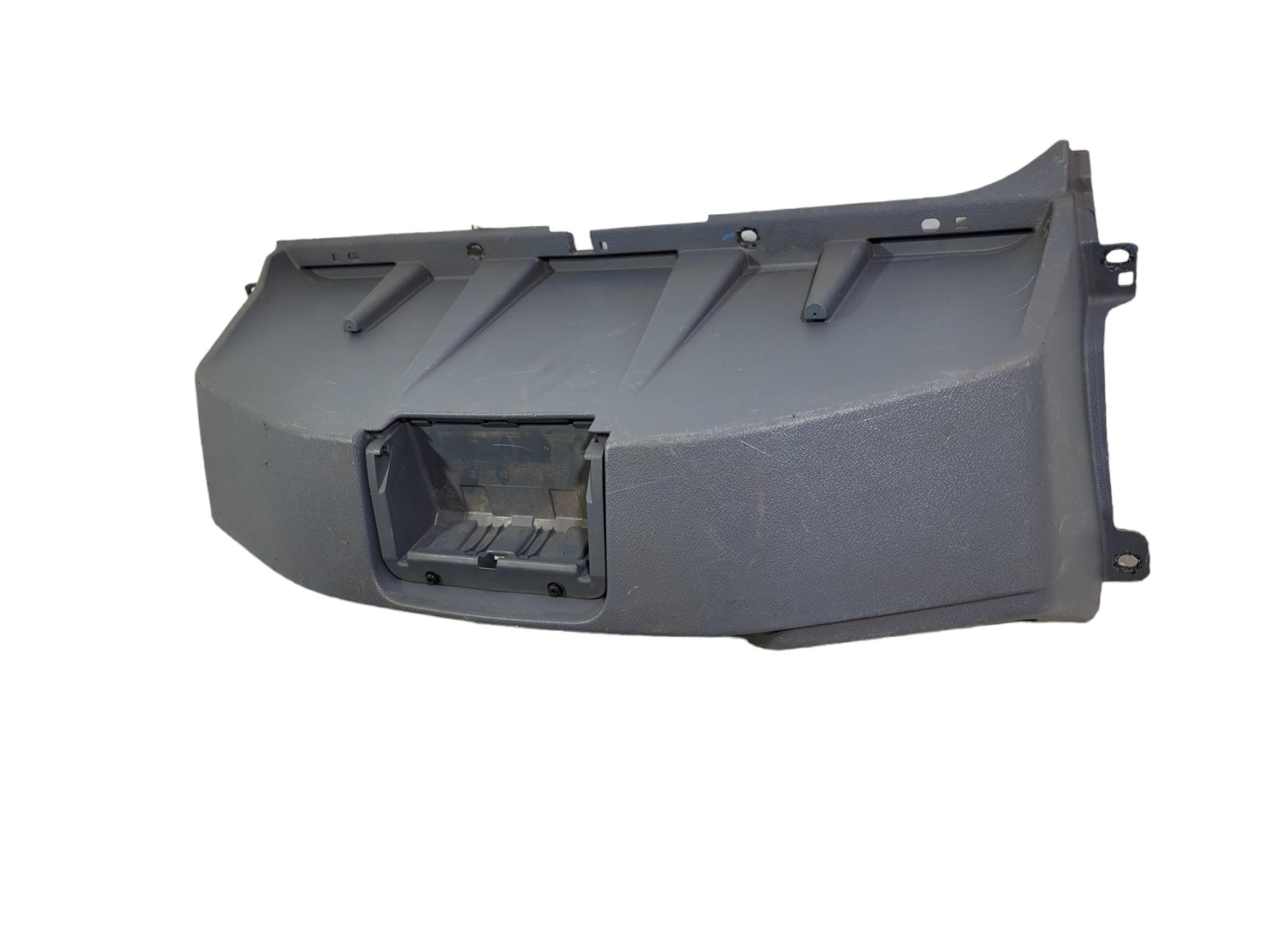 Moldura Central Atego9408100130 5