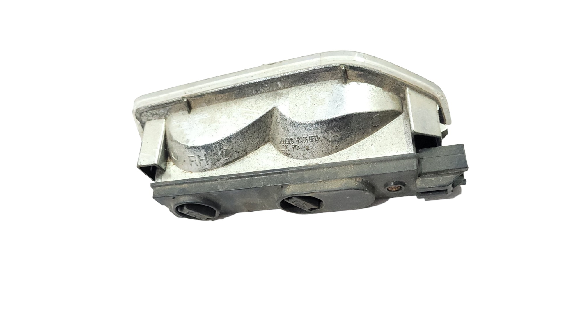 Lanterna Cortesia Interna Porta Direita Volvo Fh 5