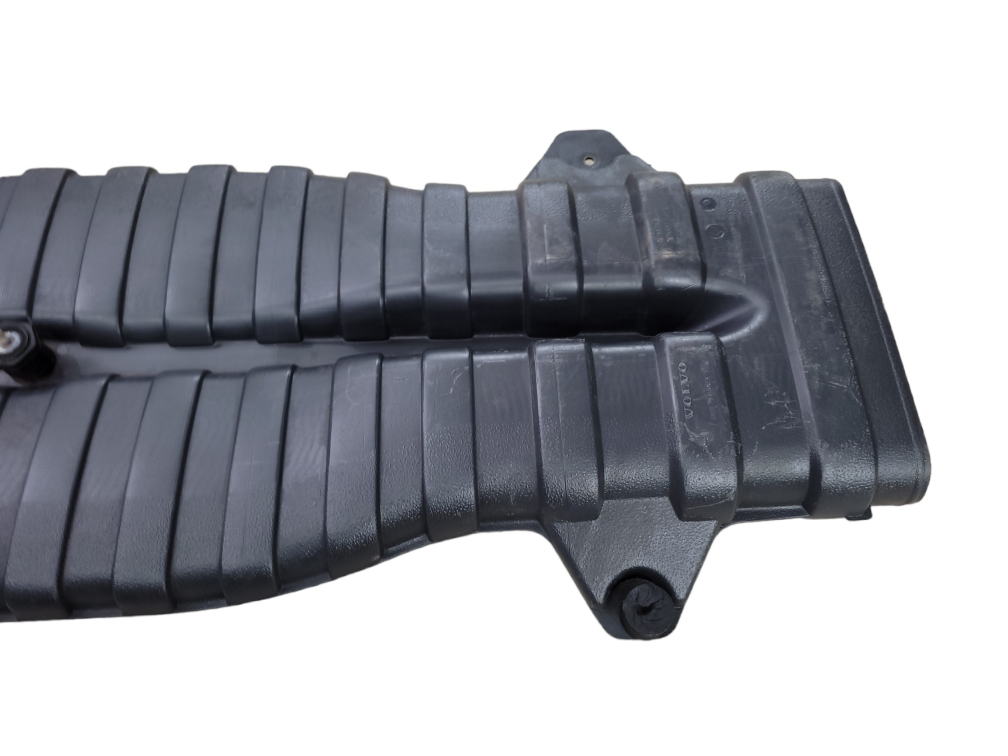 Duto Admissao Ar Motor Caminhao Volvo 1676678 5