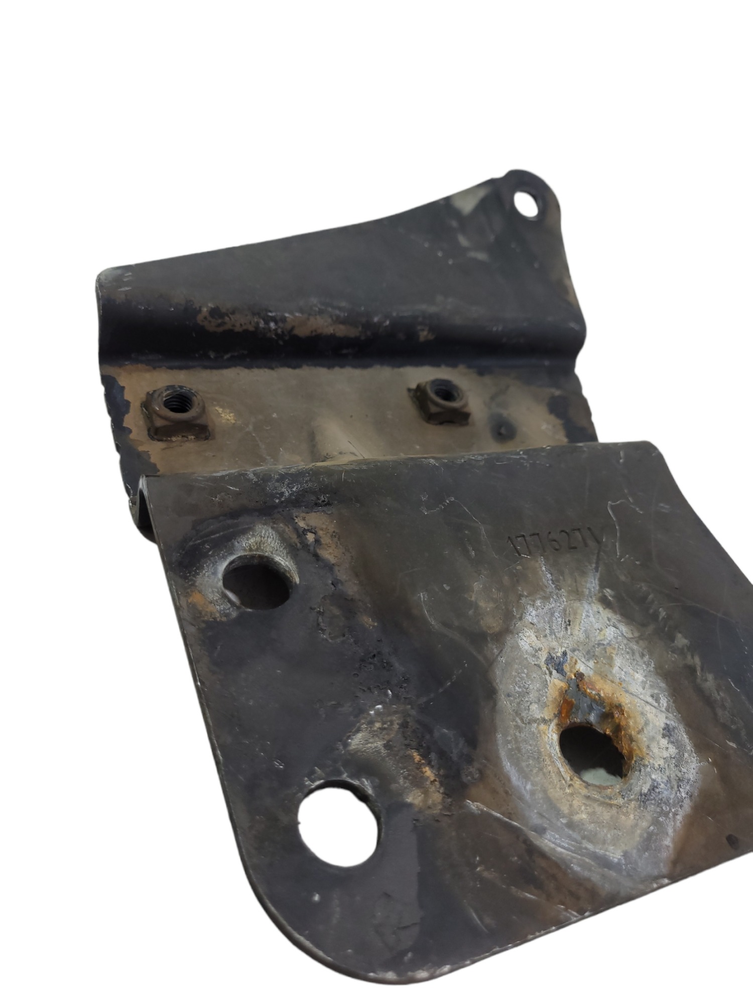 Suporte Inferior Fixação Radiador Direito Scania 114 124 5