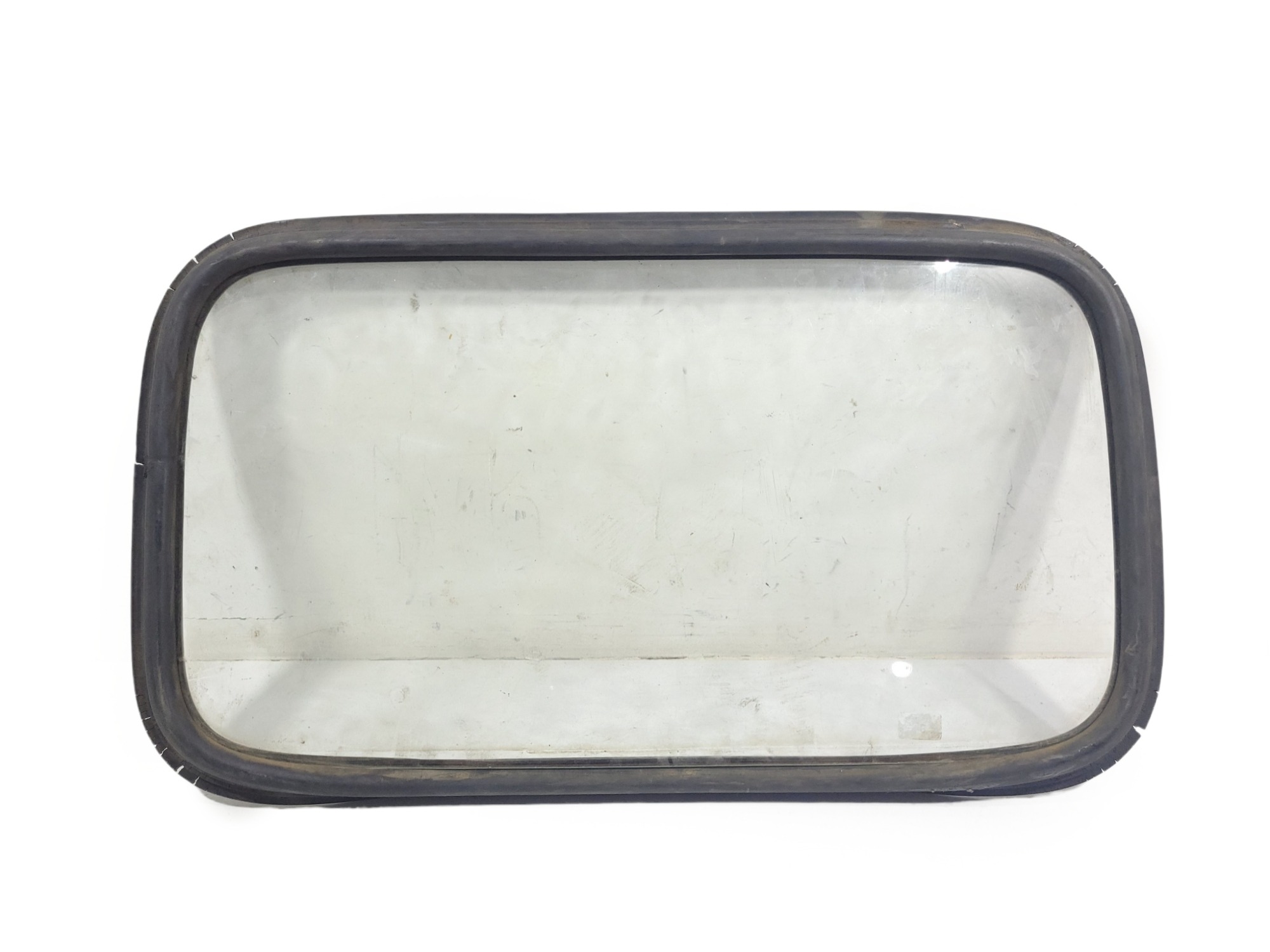 Vidro Traseiro Da Cabine Scania Lk 140ch